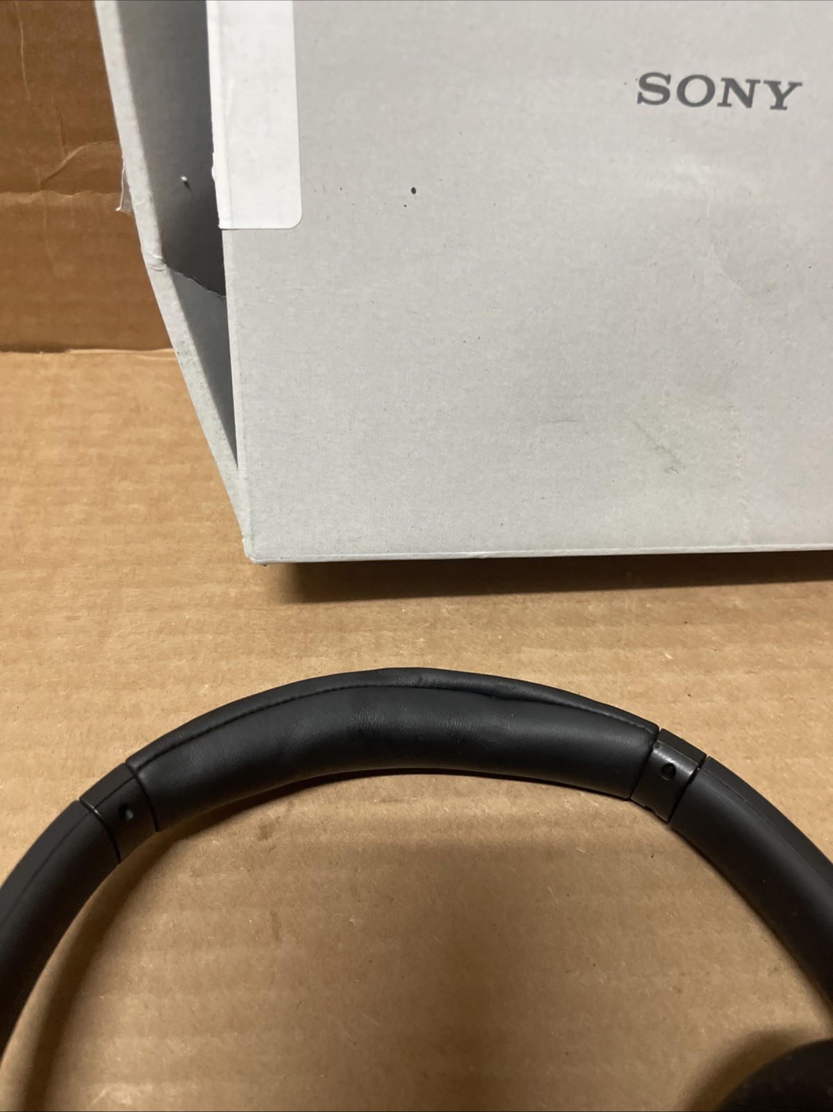 Sony WH-CH720N Noise Canceling Wireless Headphones **READ DESCRIPTION**
