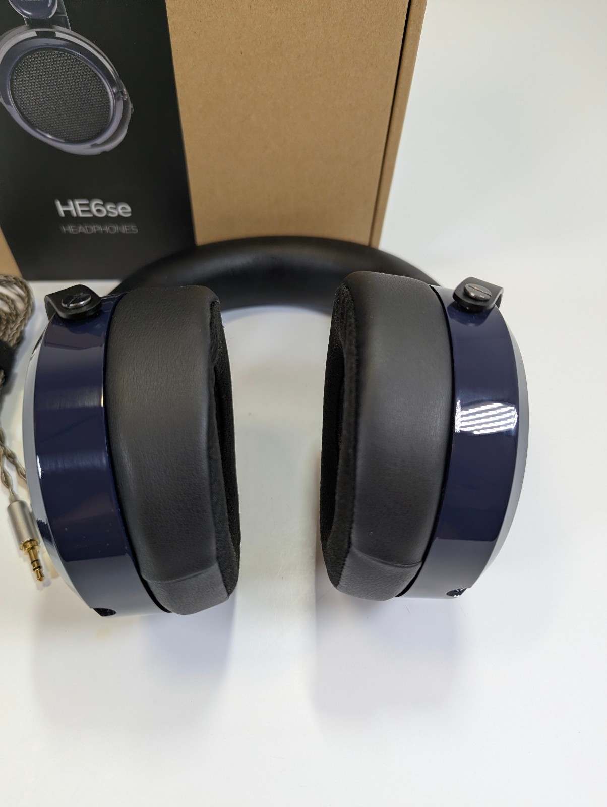 Hifiman HE-6 SE V2 Open Back Headphones – Balanced 6ft XLR Cable – Mint – Clean