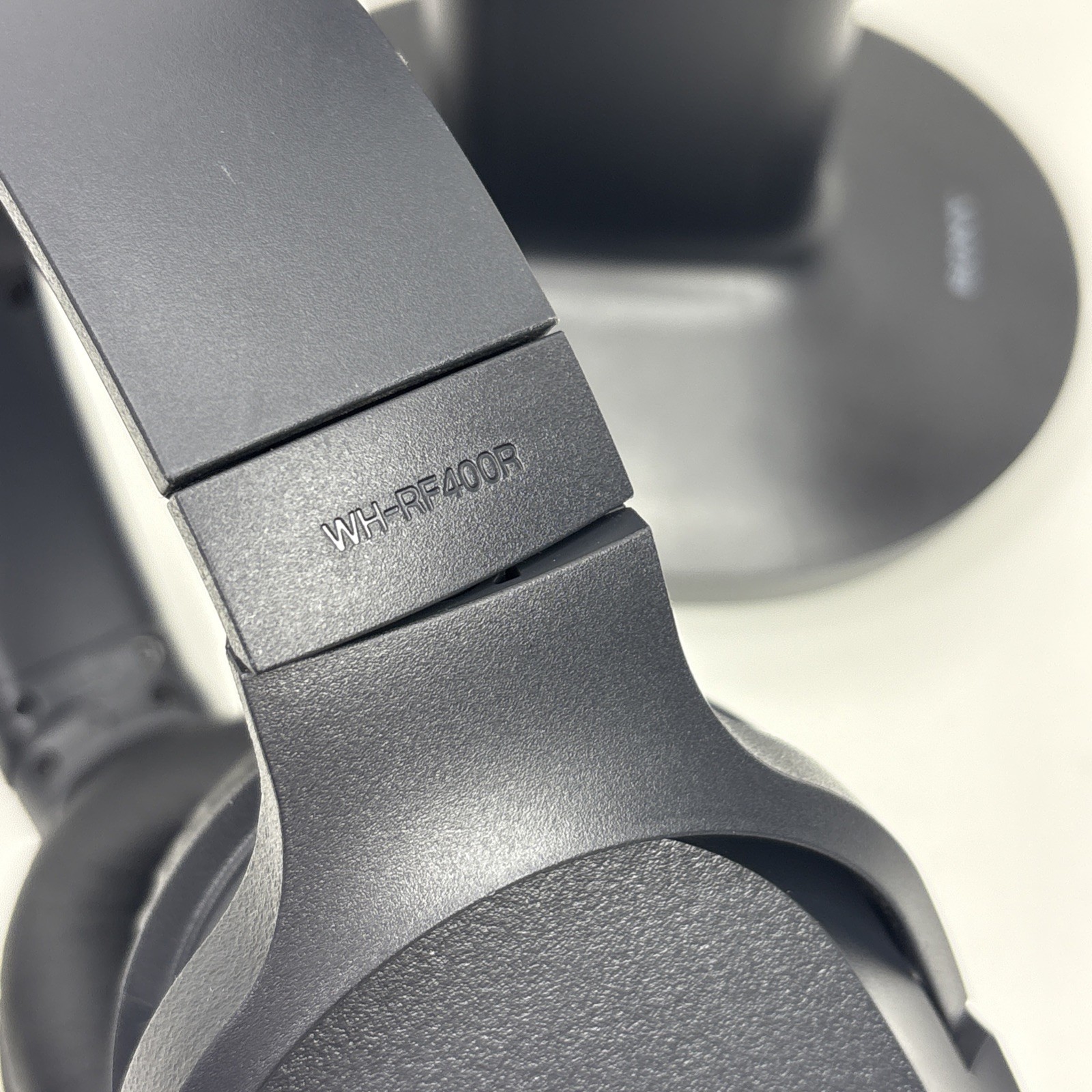 Sony WHRF400R Wireless Home Theater Headphones w/ Transmitter Charger Tested