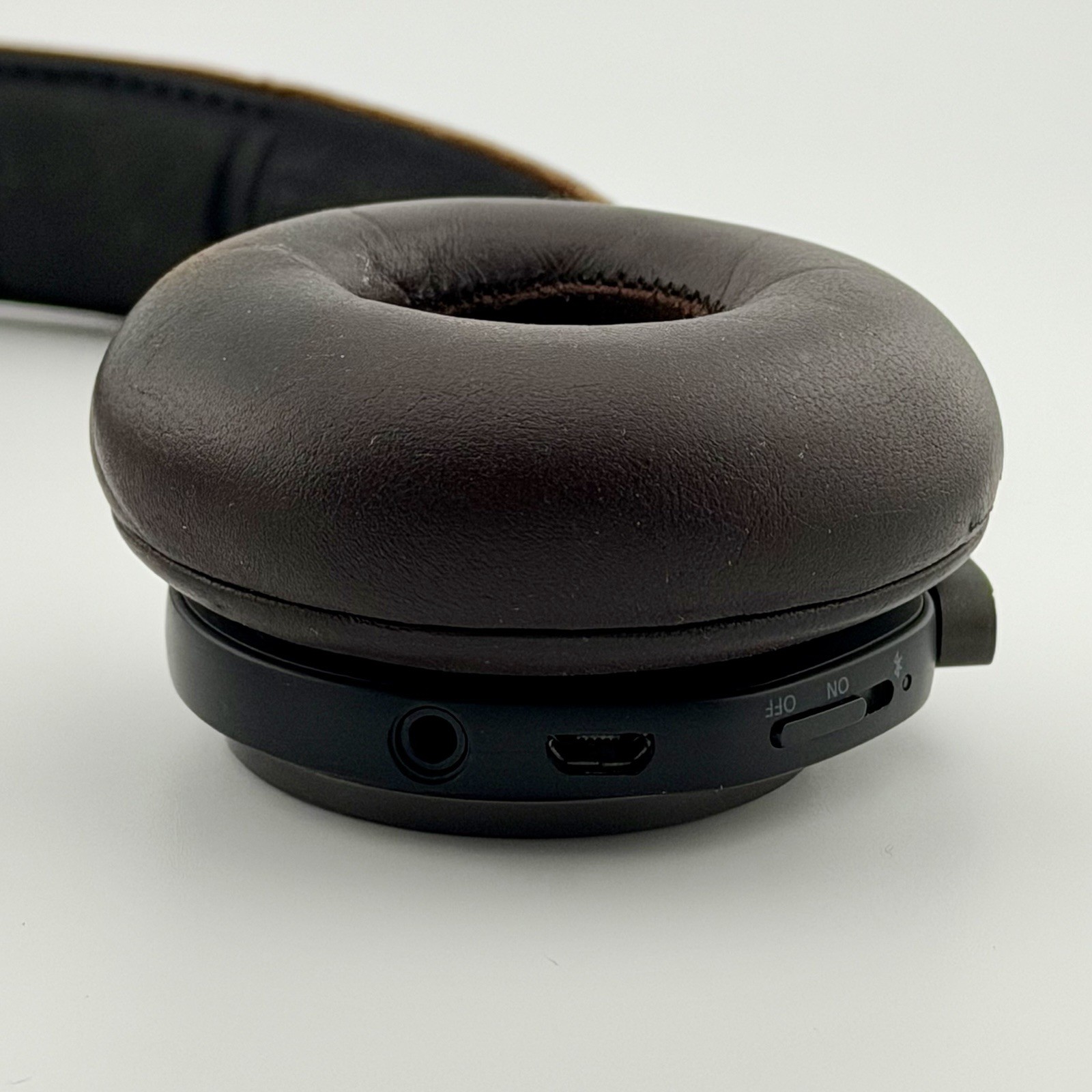 The Bang & Olufsen BeoPlay H8 Wireless Bluetooth Over-Ear Headphones Dark Brown