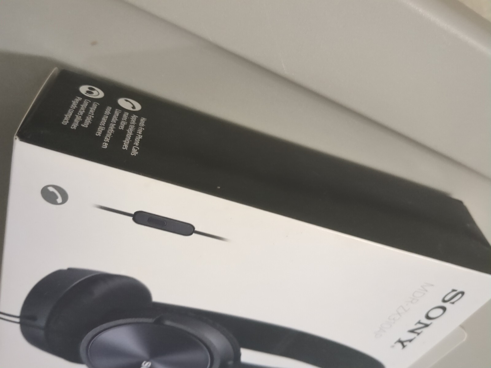 Sony Headphones Model MDR-ZX310AP Stereo Monitor Over-Head Wired Black – New
