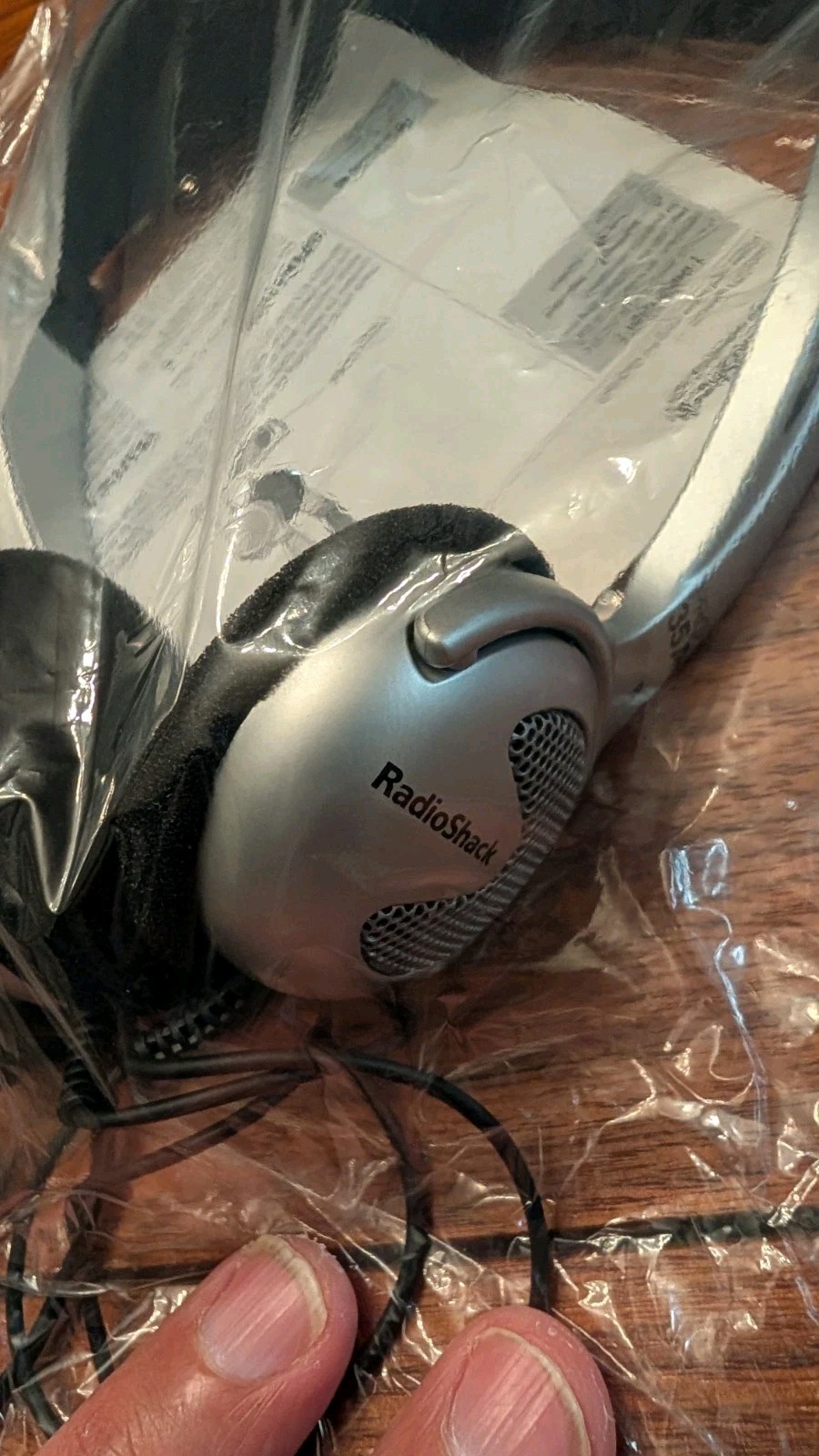 RadioShack PRO 35A Titanium Stereo Headphones 33-1222 NEW Open Box NOS
