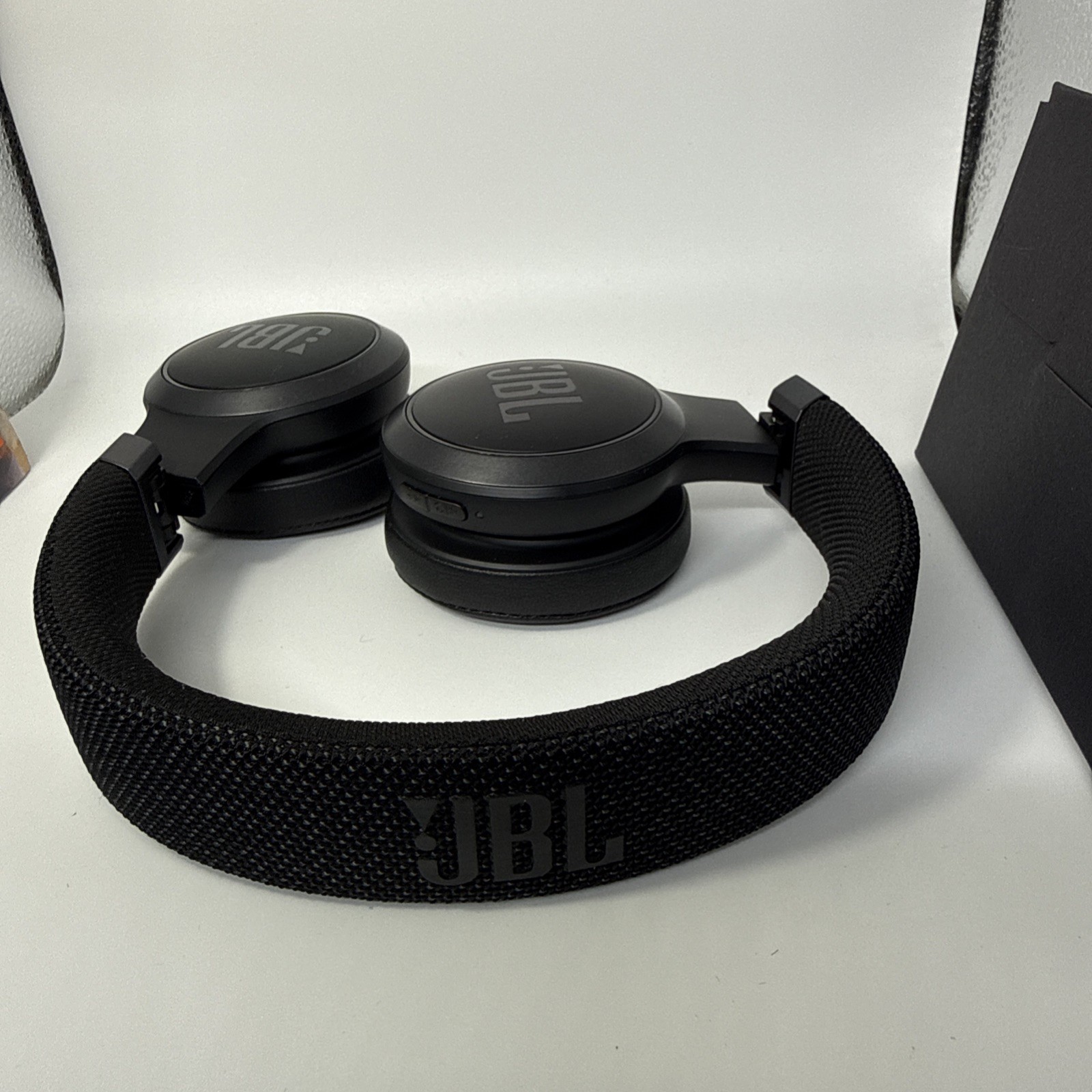 JBL Live 460NC Wireless On-Ear Noise-Cancelling Headphones – Black