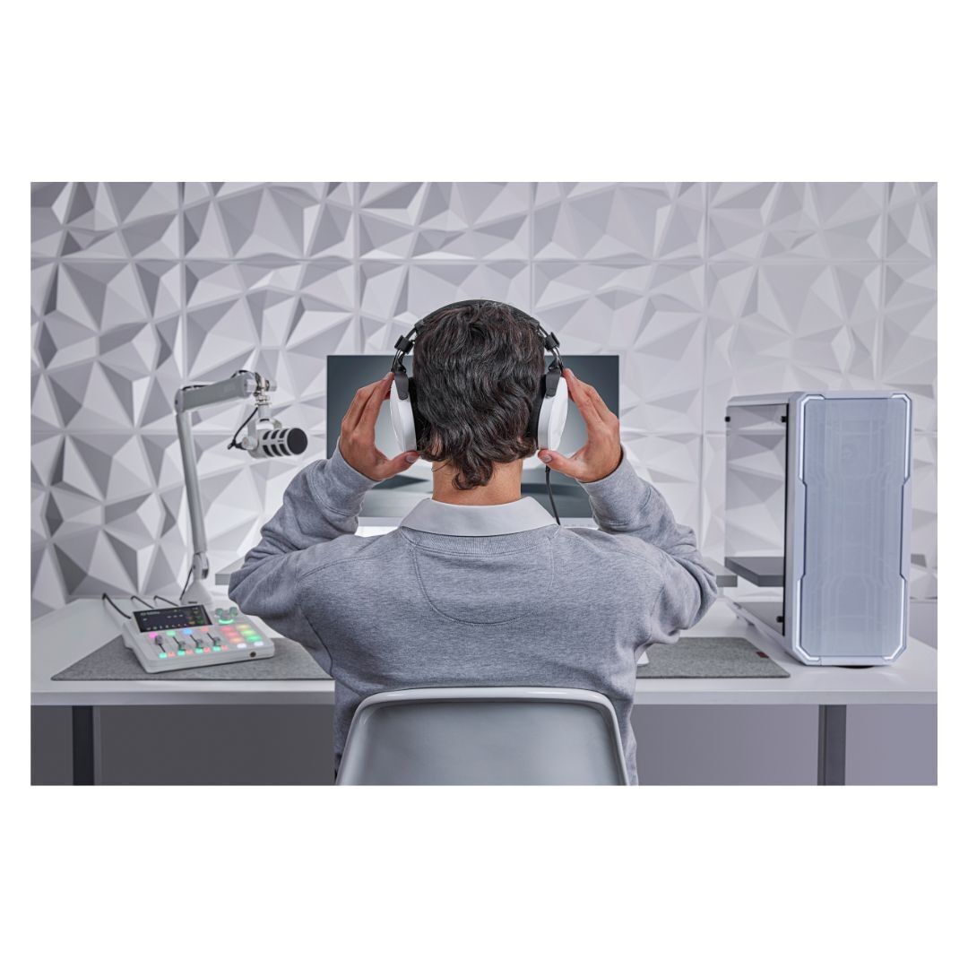 Rode NTH100W Professional Over-Ear White Headphones with CoolTech Gel