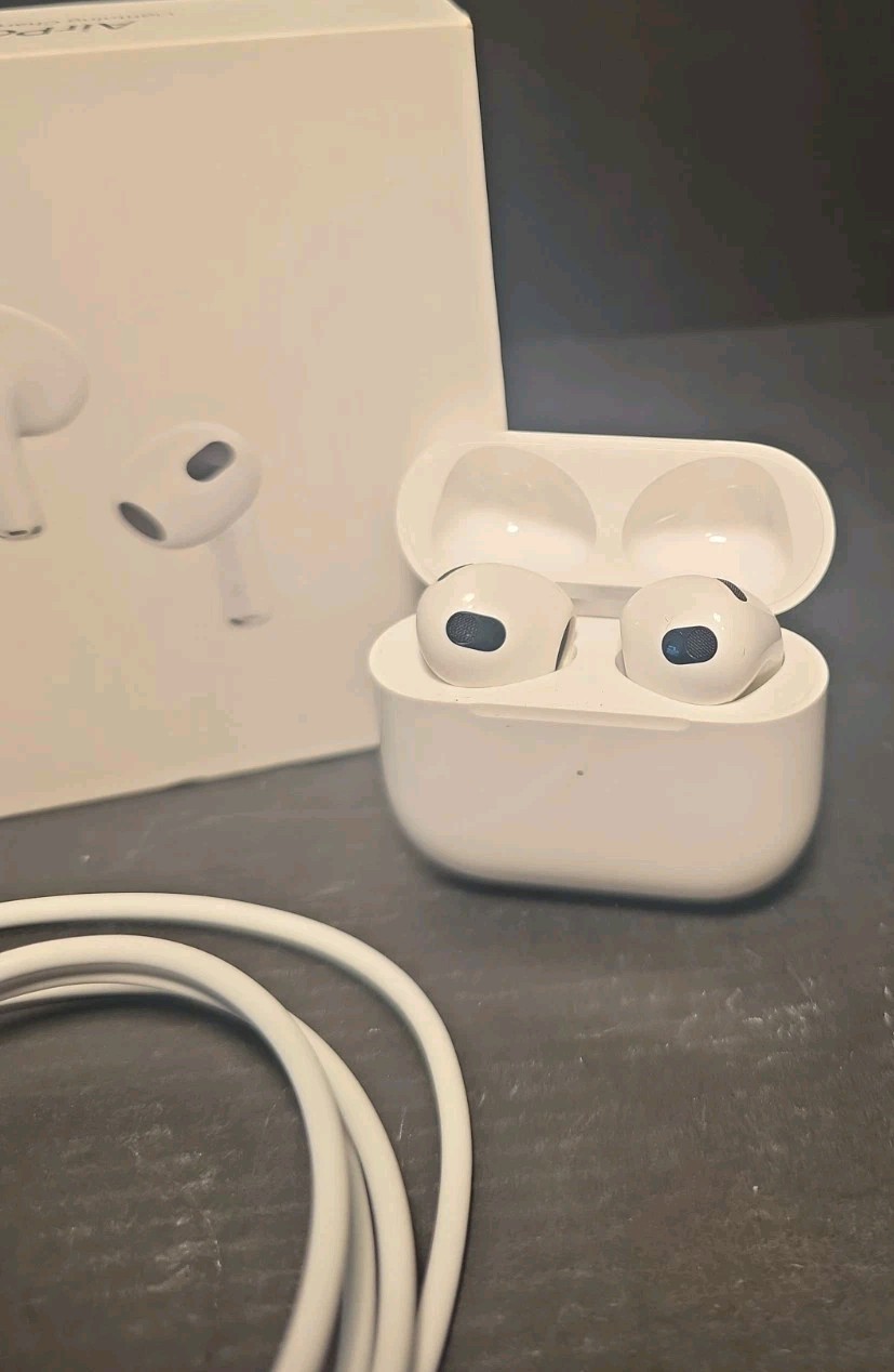 Apple AirPods 3rd Generation MPNY3AM/A True Wireless Earbuds White-USED