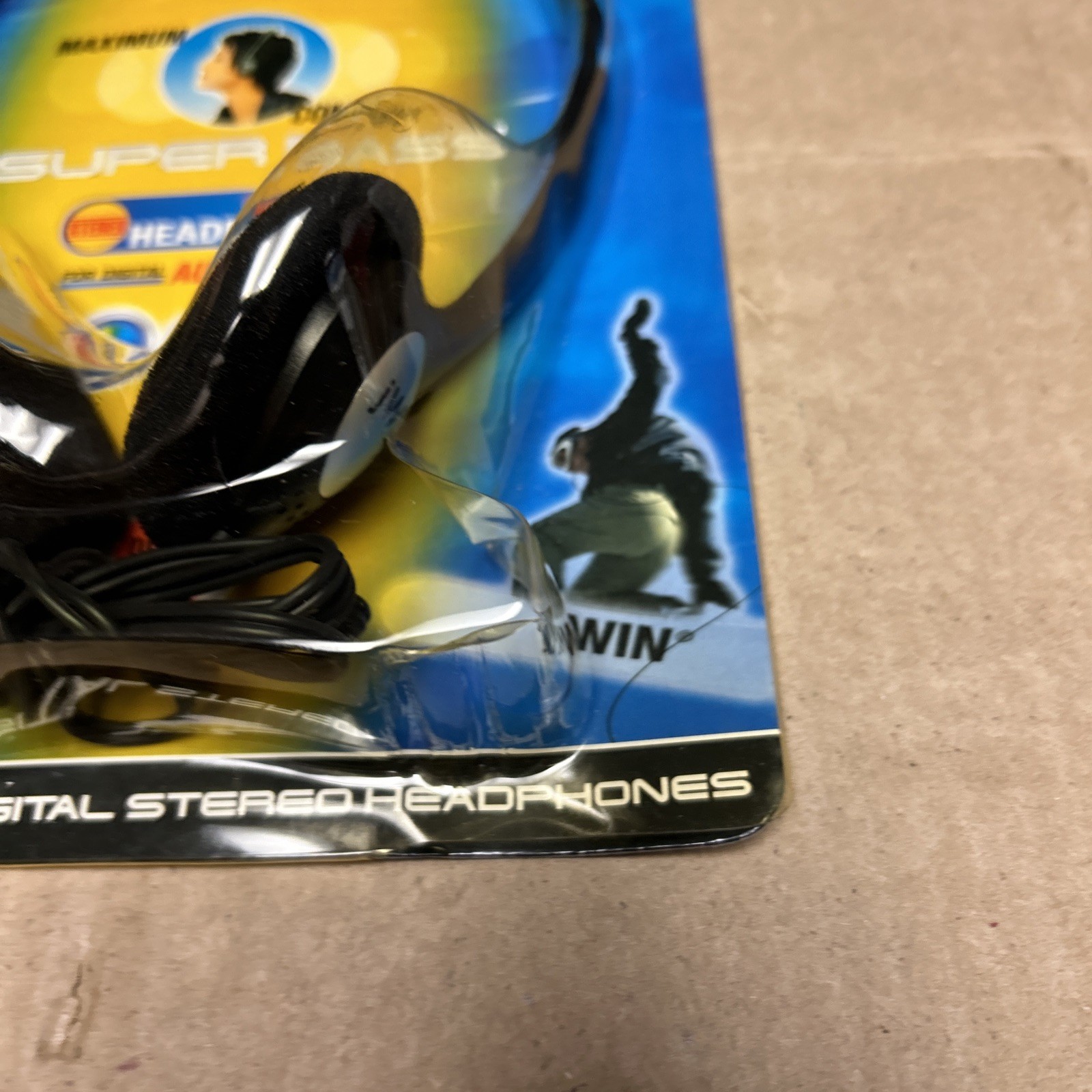 Jwin Super Bass Digital Headphones Light Weight JH-P30 New in Package