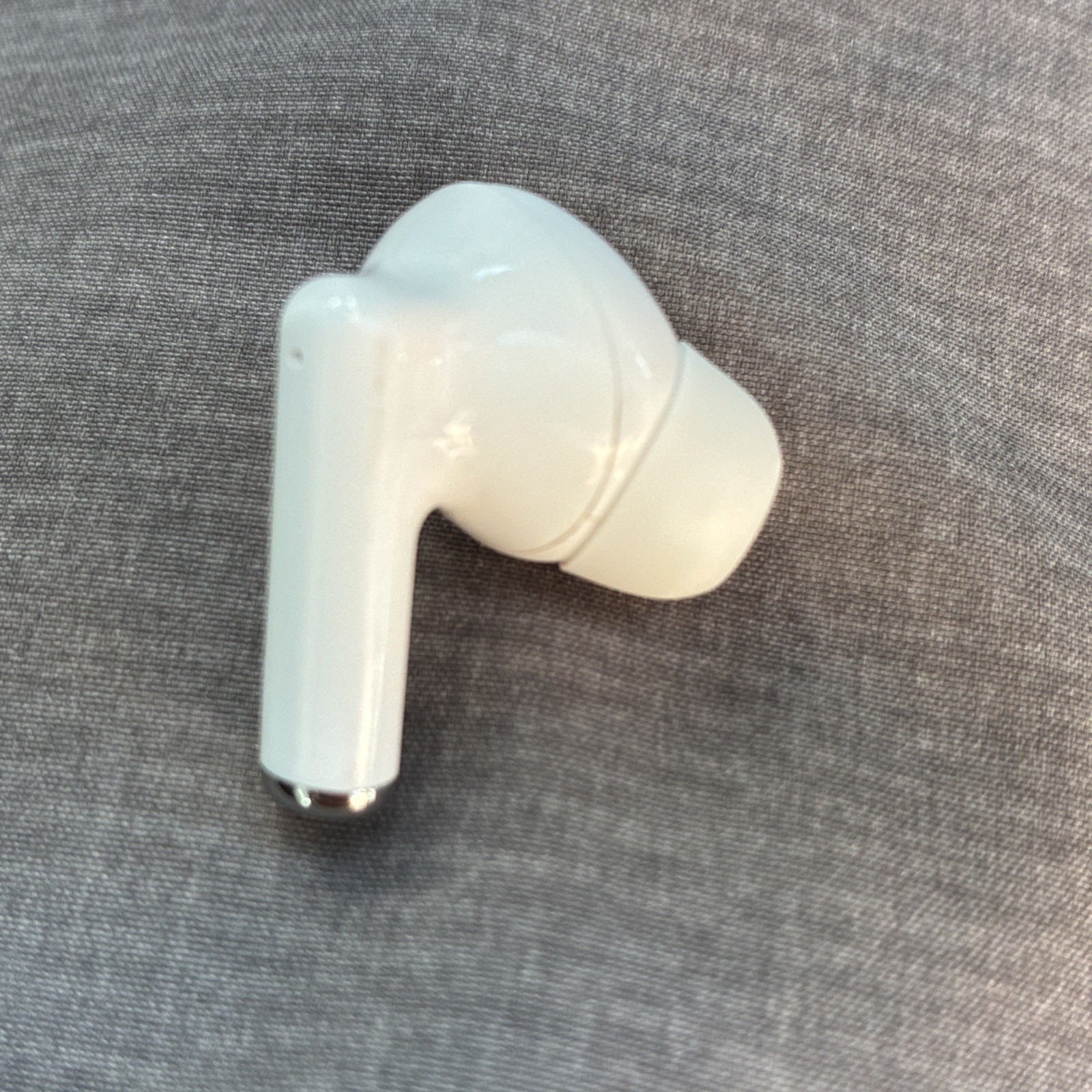 NEW Apple AirPods Pro 3 Original OEM Replacement Right Earbud Pod (A3063)