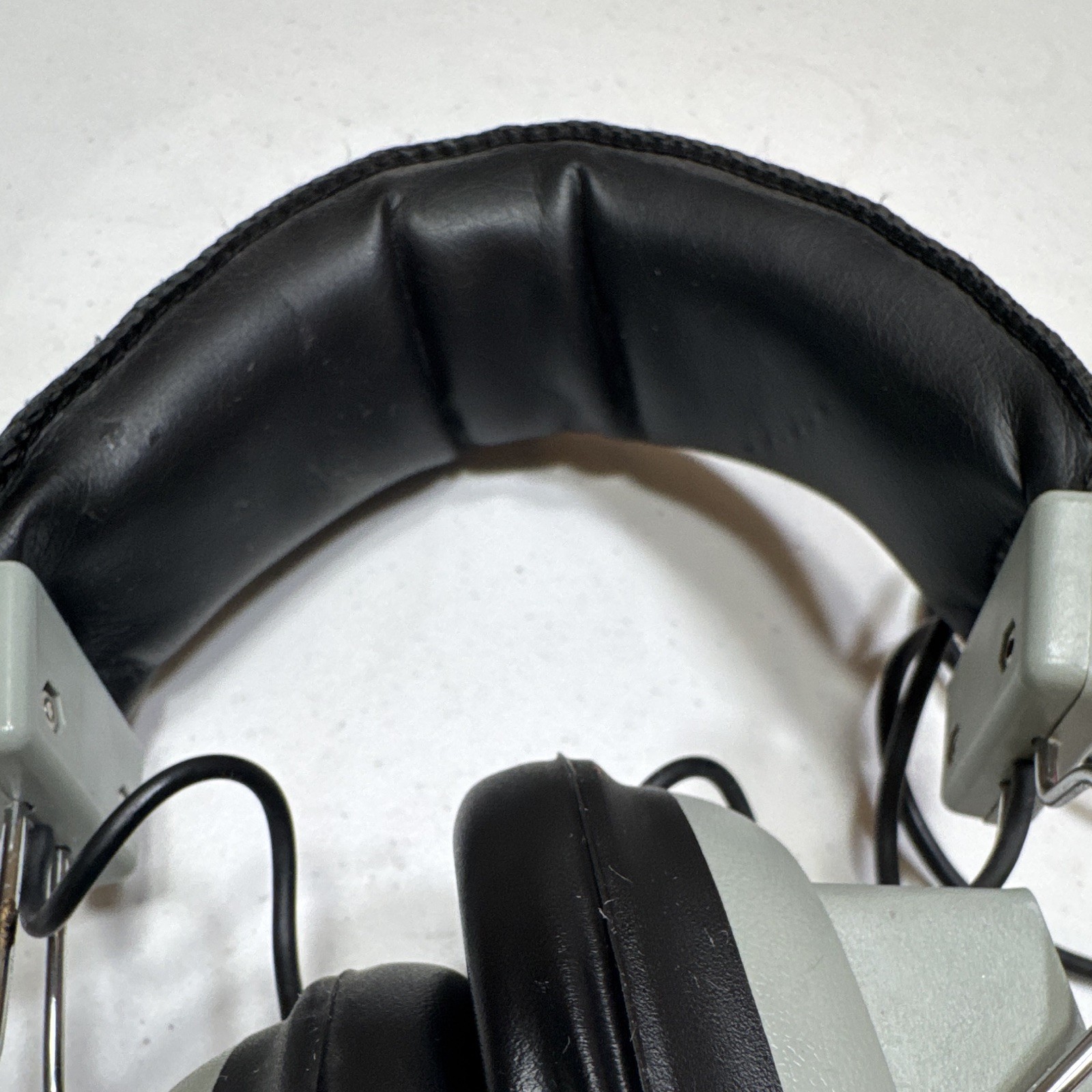 Realistic Nova 16 Wired On-Ear Headband Headphones 1/4in 8ohm Gray/Black