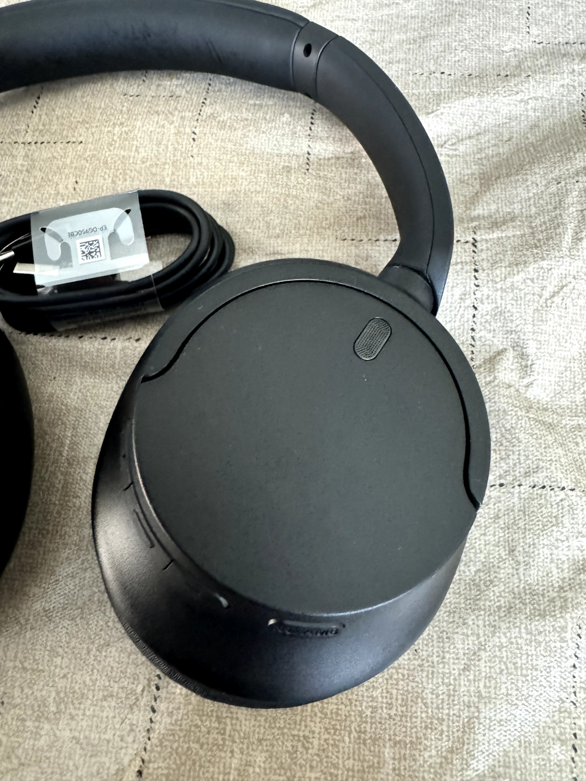 Sony WH-CH720N Lightweight Noise Canceling Wireless Headphones -BLACK