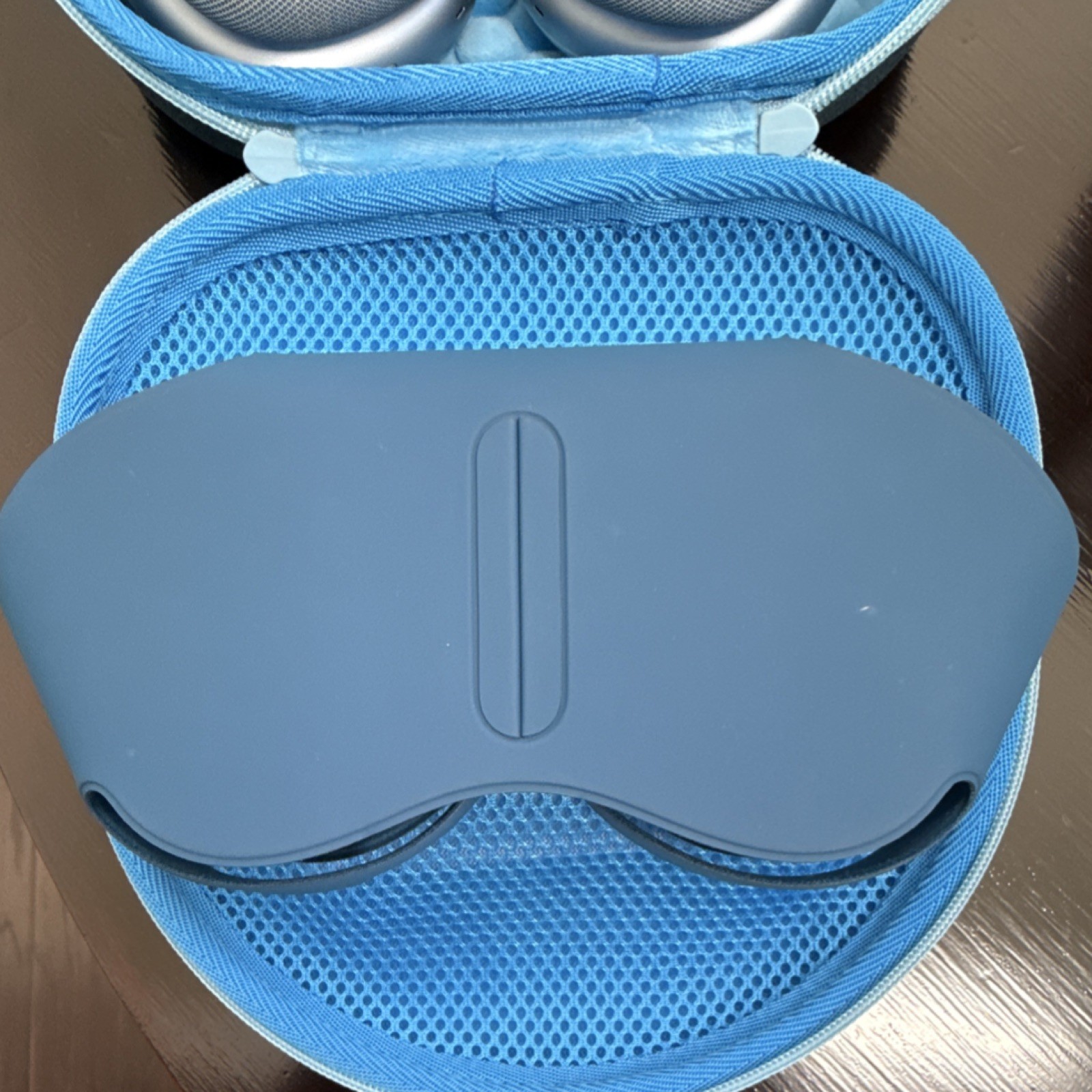 Apple AirPods Max Wireless Noise Cancelling Headphones Blue Silver Built-In Mic