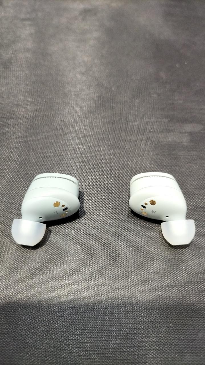 Bowers & Wilkins PI6 BT Earphones