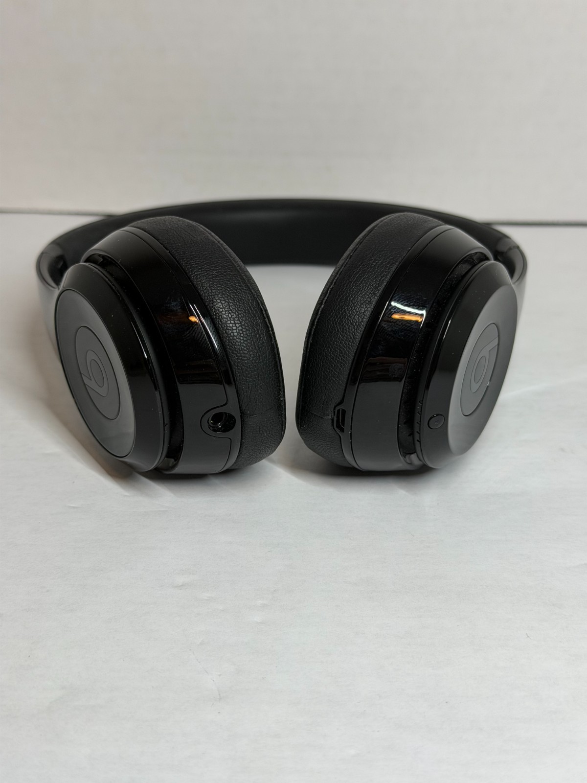 Beats by Dr. Dre Solo3 Over the Ear Headphone – Gloss Black (A1796) B8