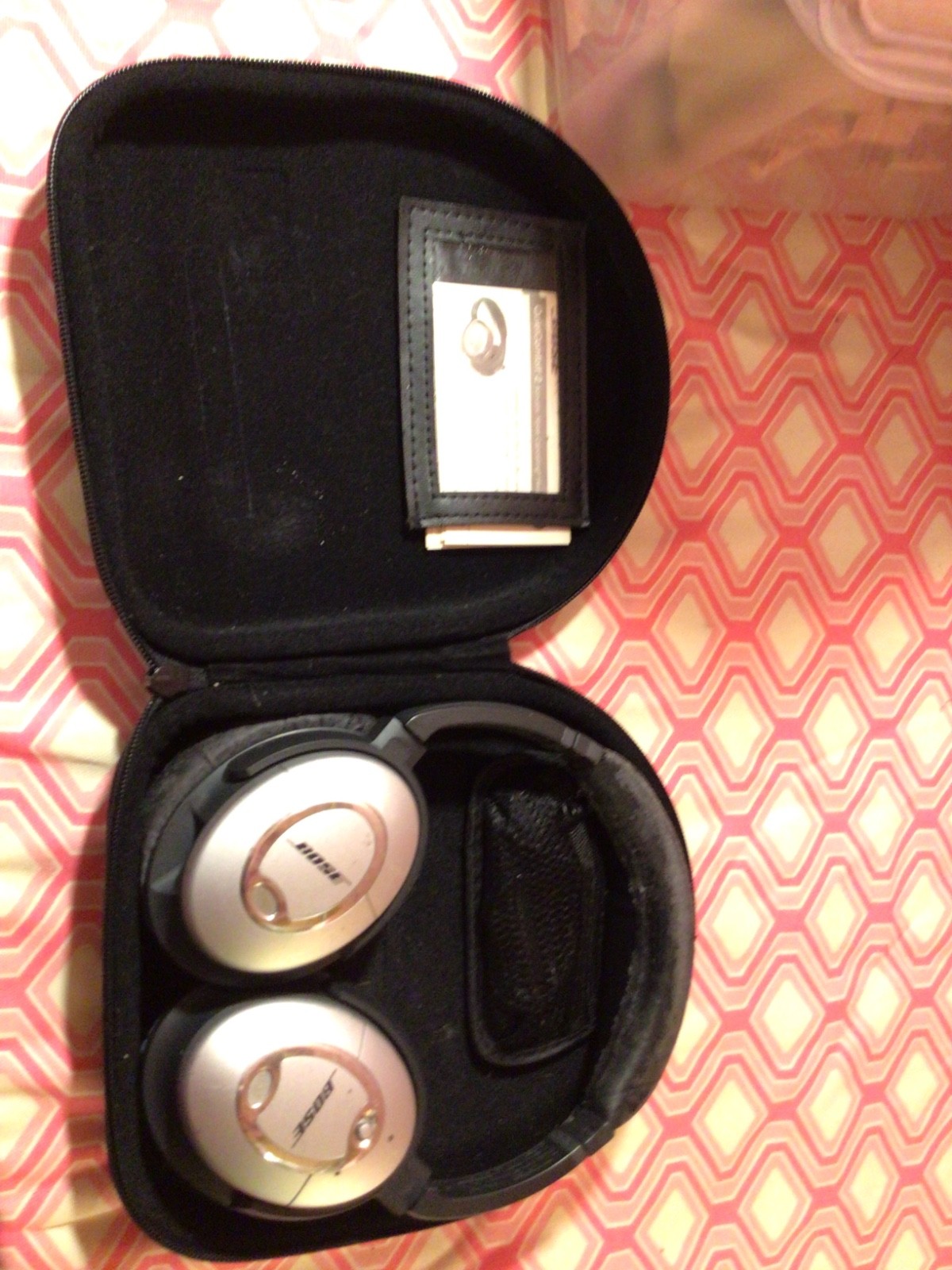 Bose QuietComfort 15 Headphones – Gray plus case