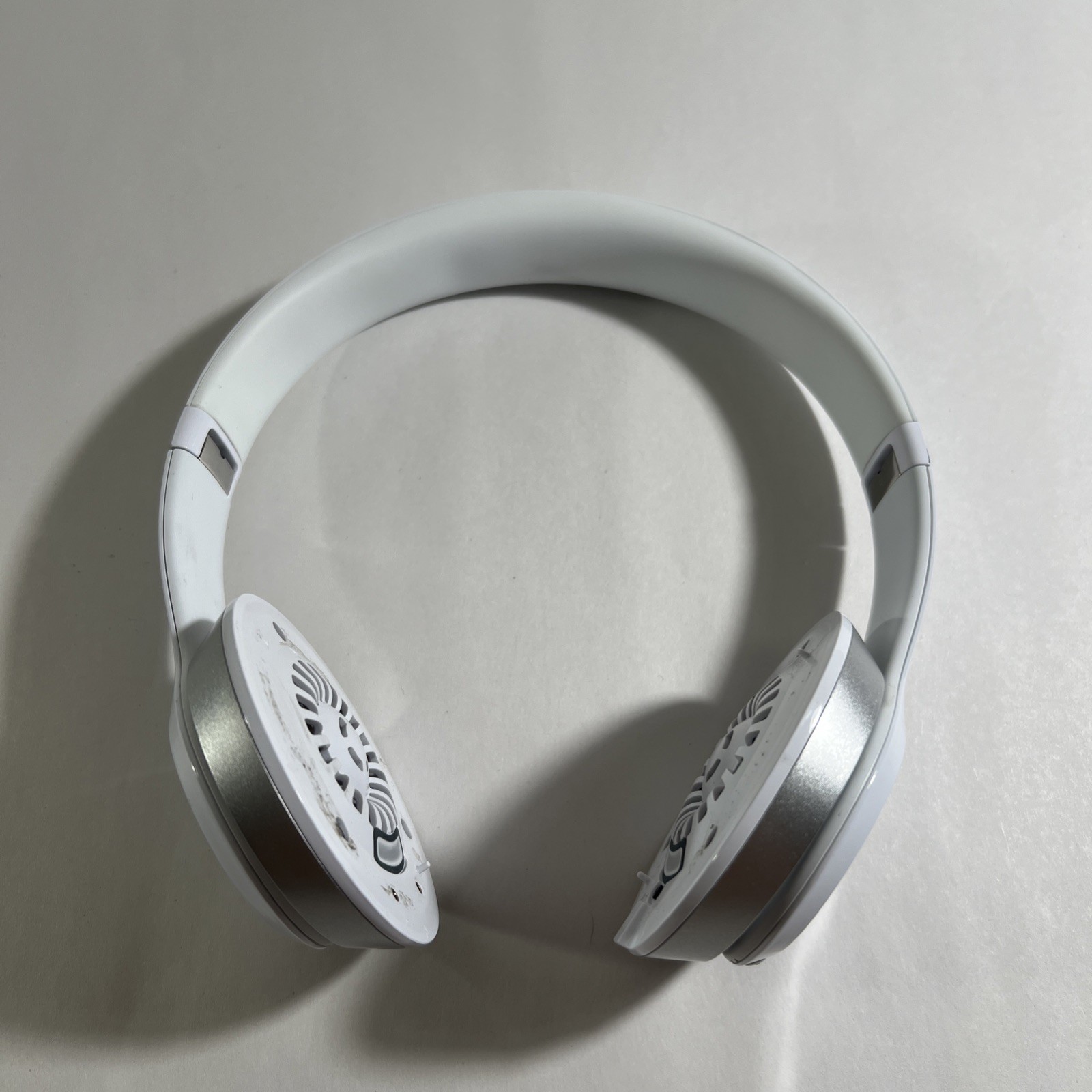 Beats by Dr. Dre Solo Wireless Bluetooth On-Ear Headphones White