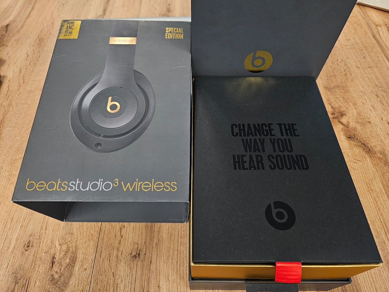 Beats Studio 3 Wireless Headphones – Shadow Gray – With Box, Case & Accessories