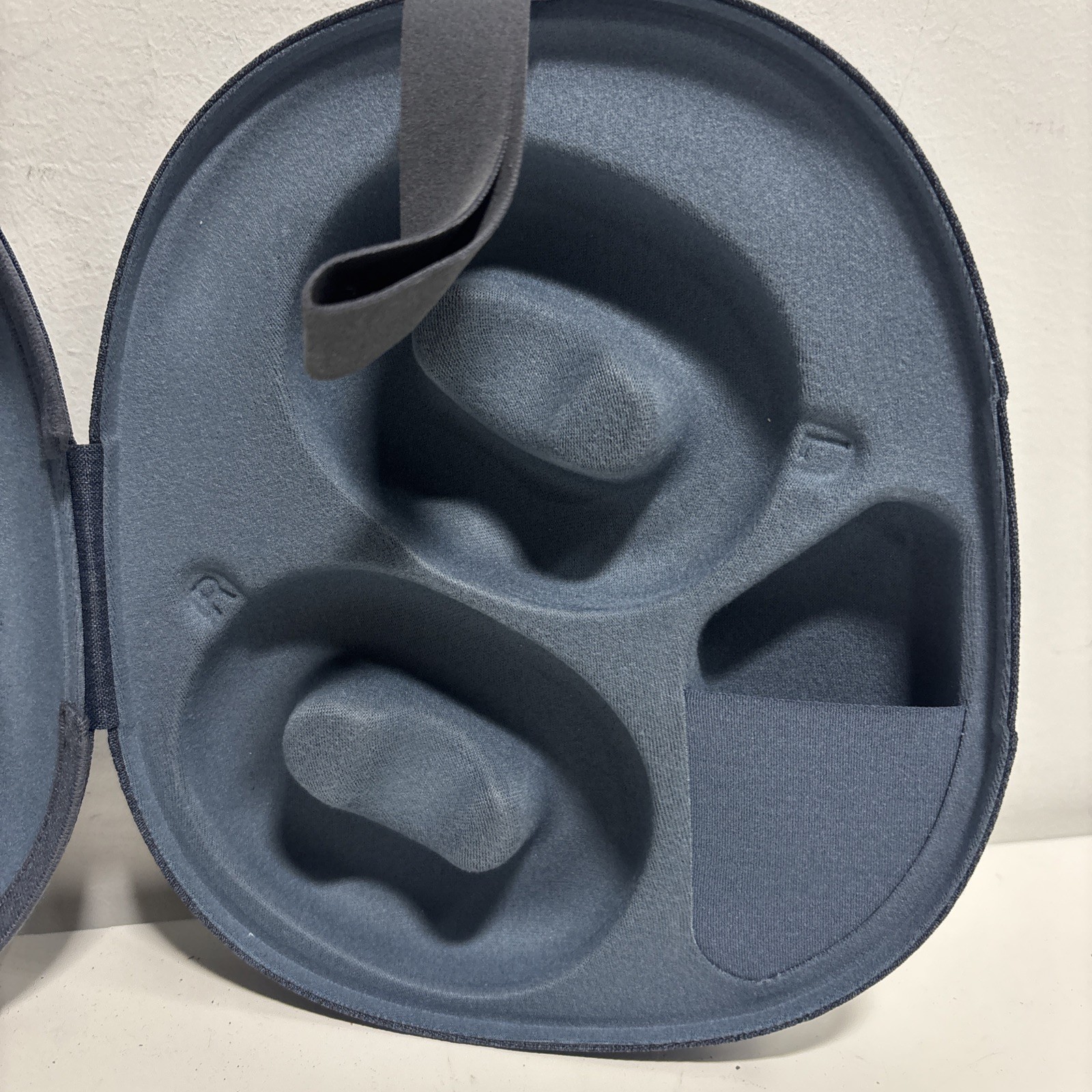 Sony Genuine Magnetic Travel Hard Case WH-1000XM6 Headphones Midnight Blue