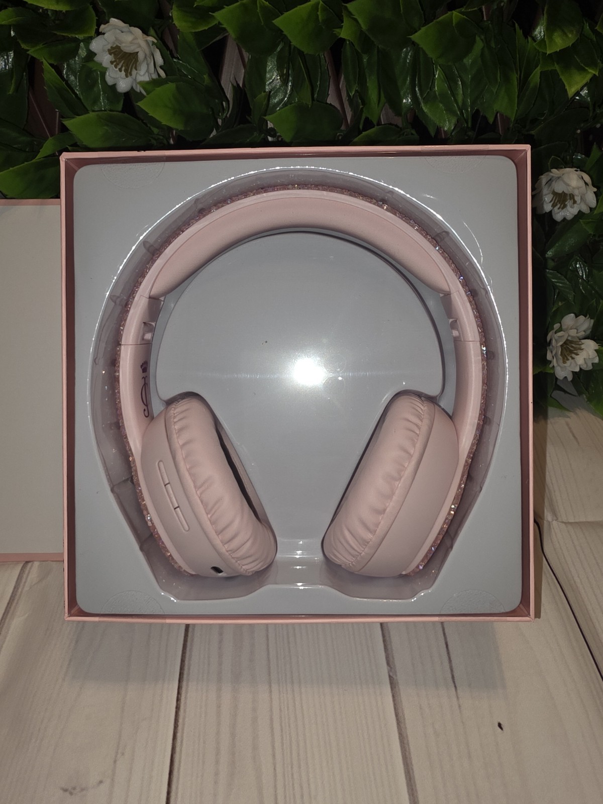 *Brand New* Juicy Couture Bedazzled Headphones