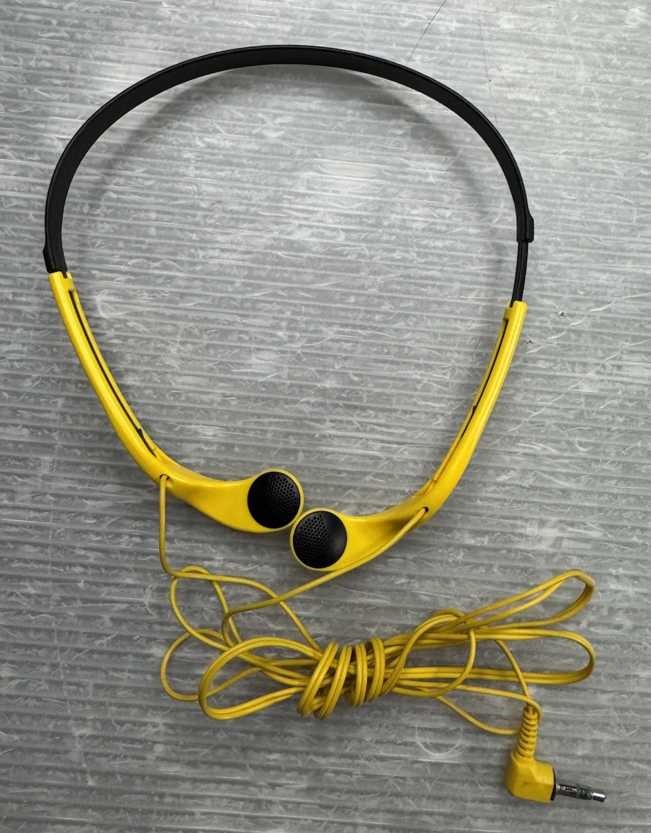 SONY MDR-W014 yellow Sports Walkman Stereo Headphones 3.5mm Jack