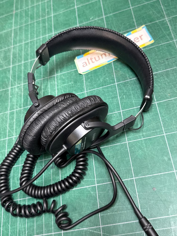Sony MDR-7506 Professional Wired On-Ear Headphones Black MDR-7506 FLAWLESS EUC