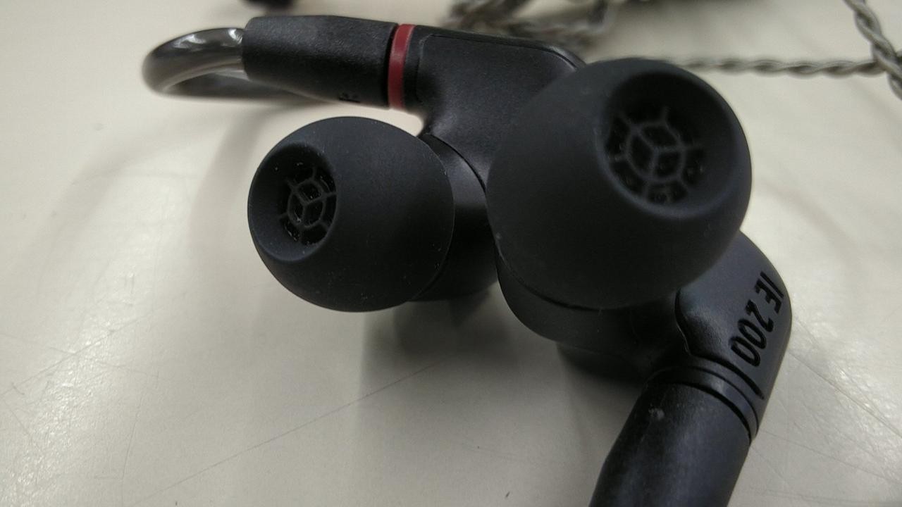 SENNHEISER IE200 Earphones with 7mm TrueResponse Transducers