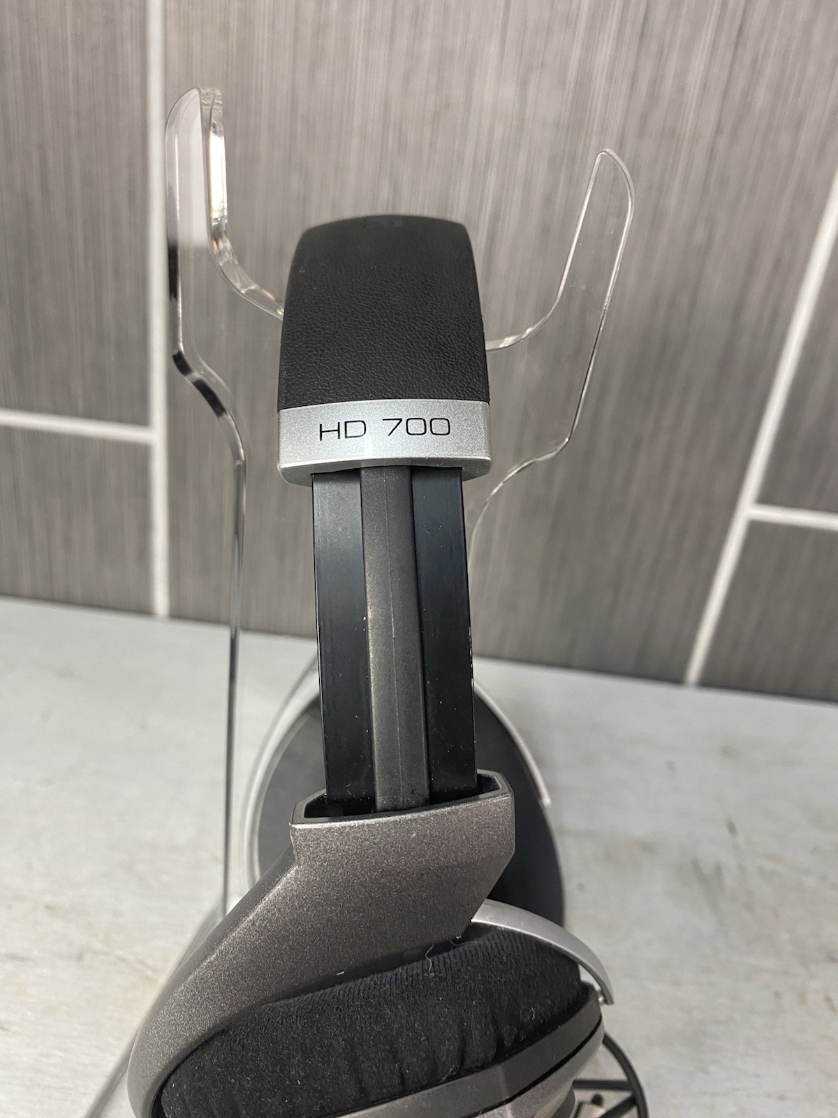 Sennheiser HD 700 Over The Ear Headphones Wired Vibration Damping 10Hz – 42kHz