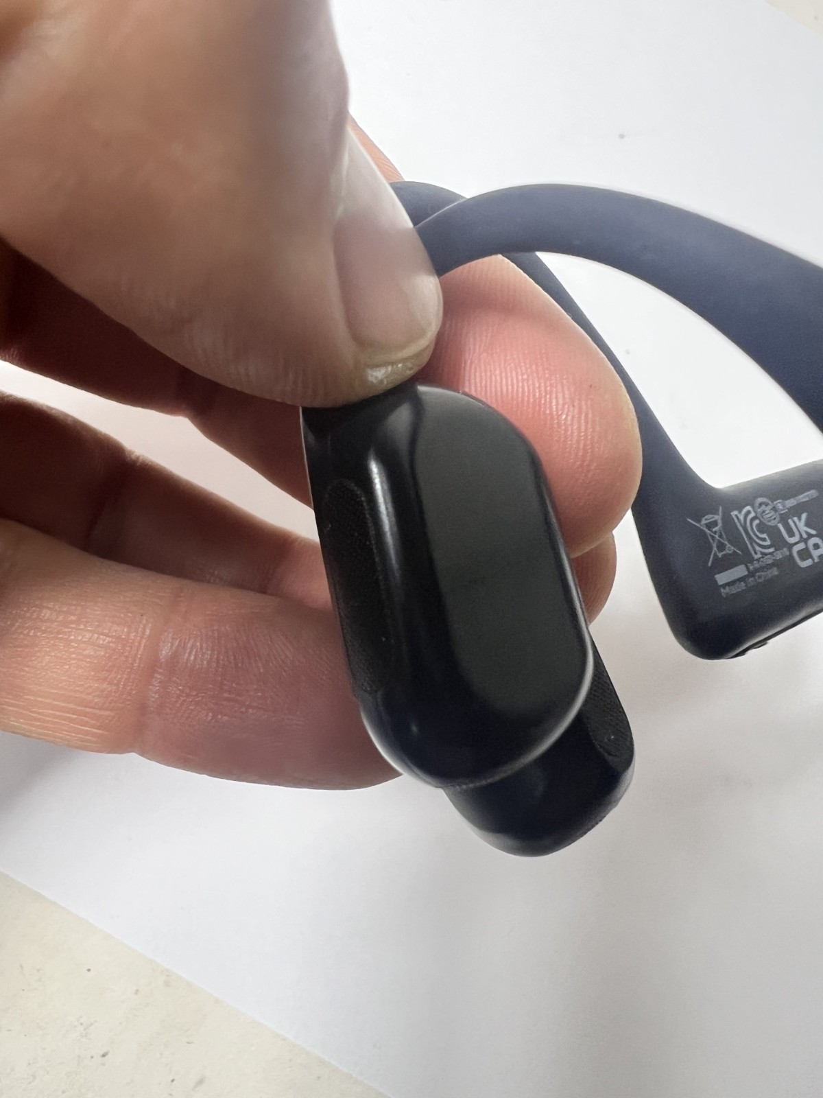Shokz OpenRun Pro Open-Ear Headphones Black (S810-ST-BK-US) As-Is but issue READ