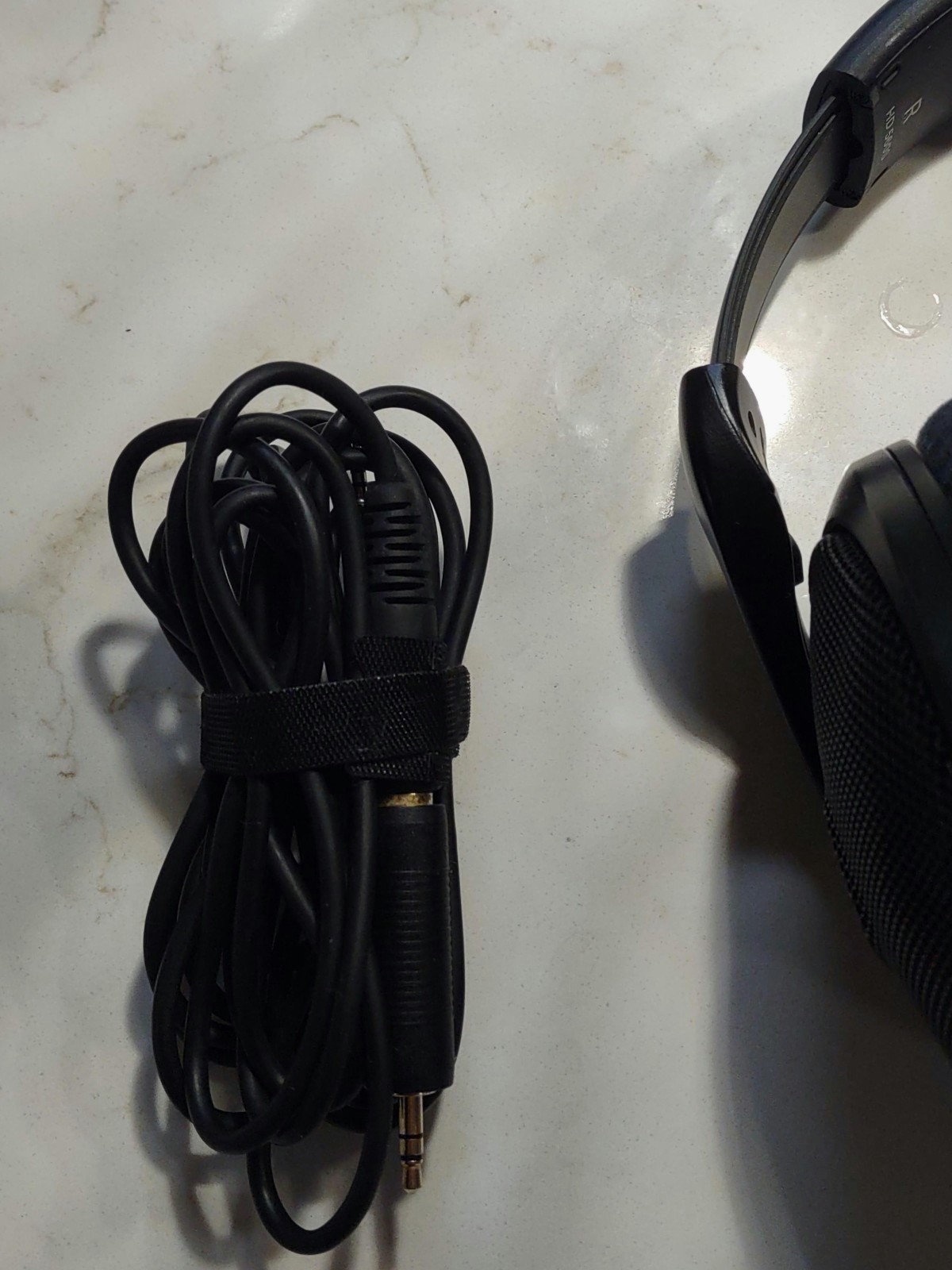 Sennheiser HD 560S Over-The-Ear Audiophile Headphones With Extra Cable
