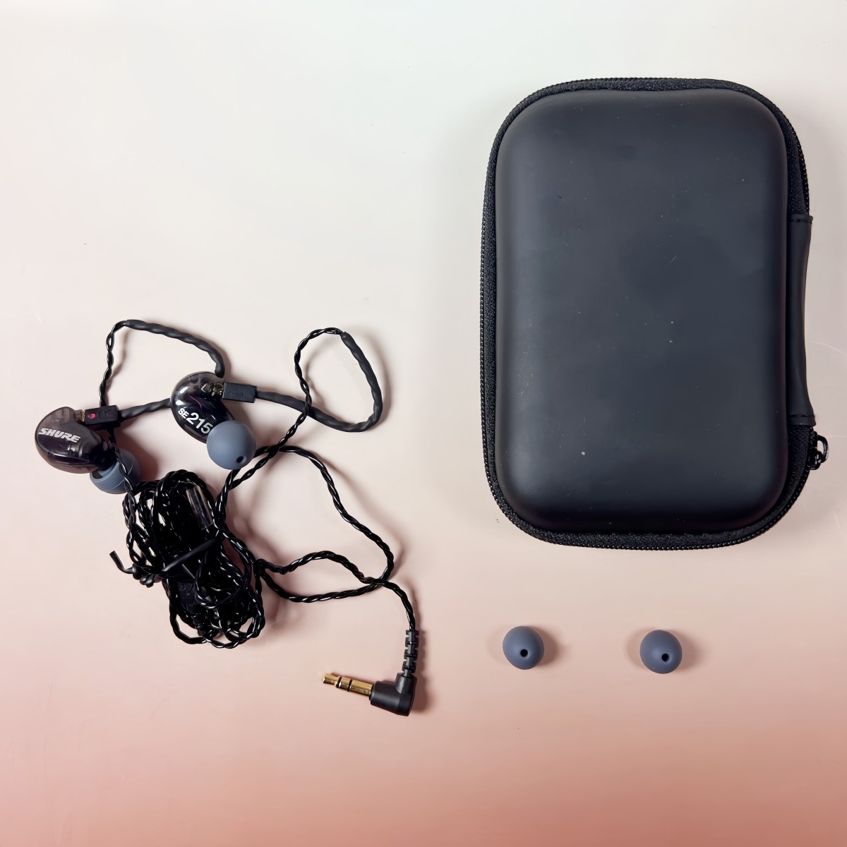 Shure SE215 Sound Isolating In-Ear Headphones 3.5mm wired Earphones Black/Clear