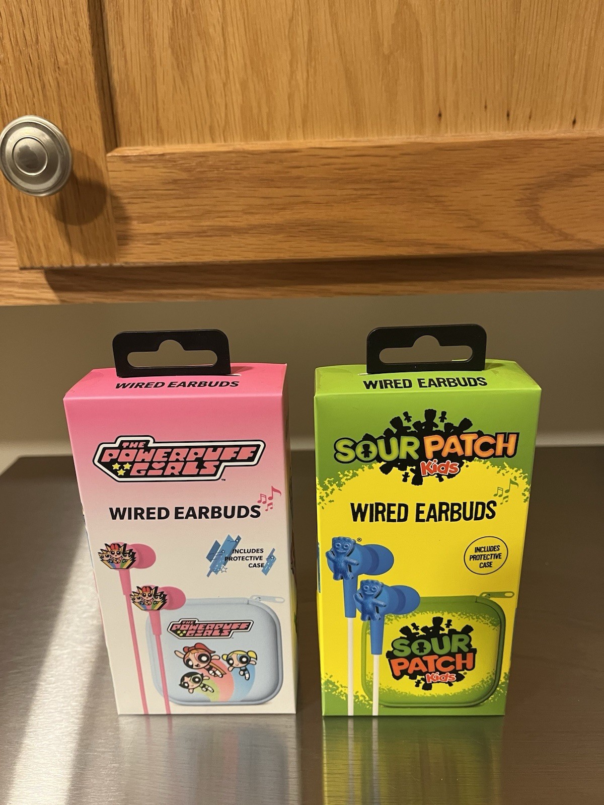 The Power Puff Girls & Sour Patch Kids Wired Ear Buds & Protective Case Lot of 2