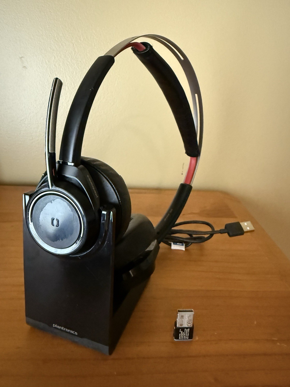 Plantronics PLT Focus Headset W/ Microphone With Charging Dock And USB Dongle