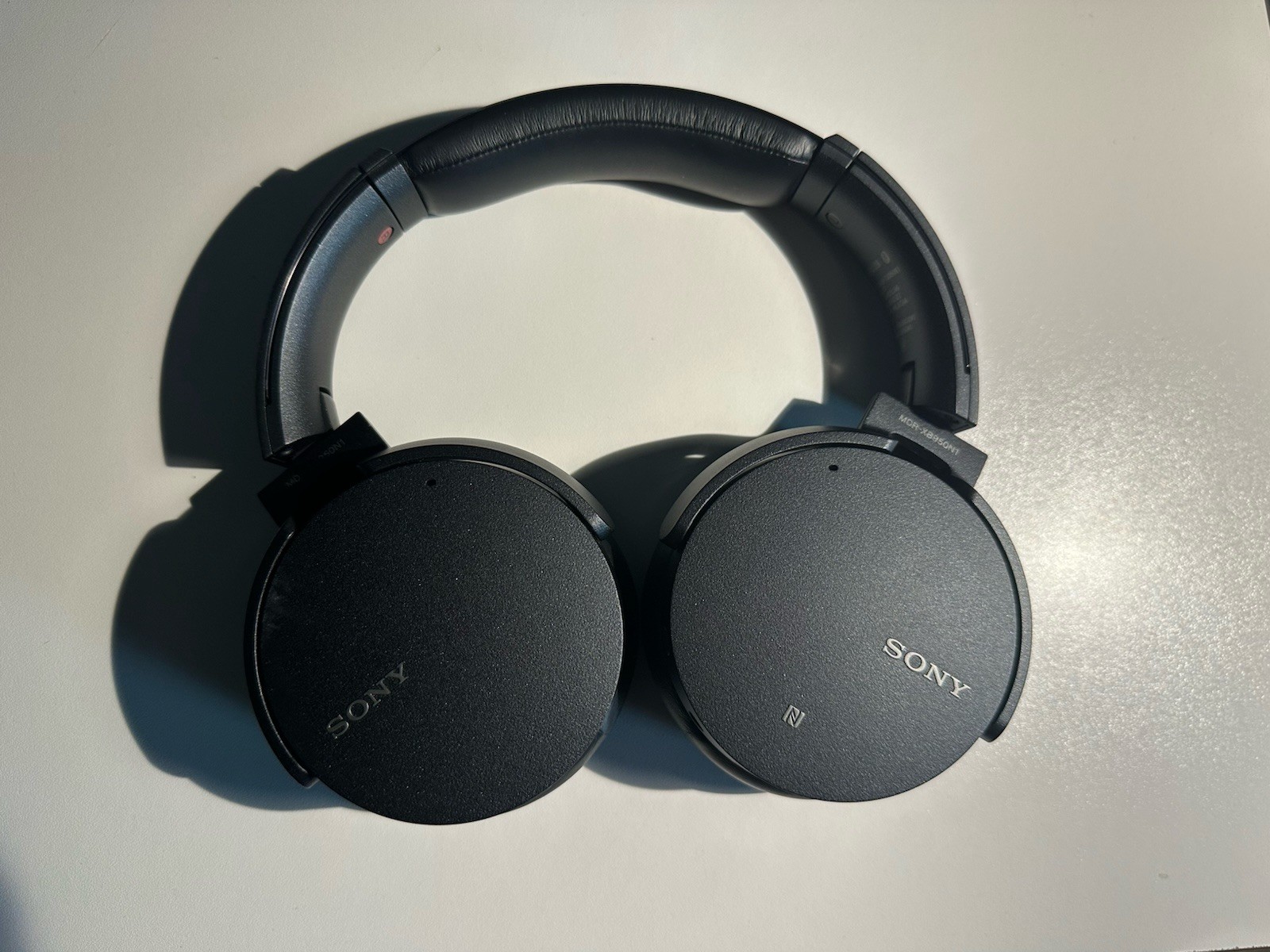 Sony MDR-XB950N1 Wireless Noise Canceling Extra Bass Over-Ear Headphones Black