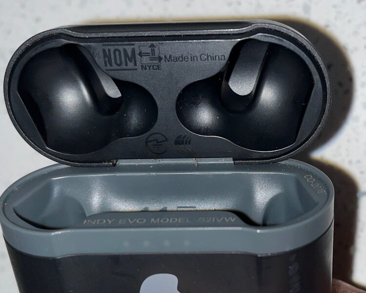 Skullcandy INDY EVO True Wireless Bluetooth Earbuds S2IVW Gray FREE SHIPPING EUC
