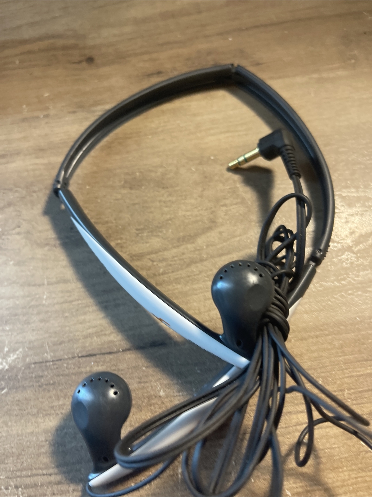Lot of vintage sony headphones 2 over ear 2 in ear 1 speaker set Tested