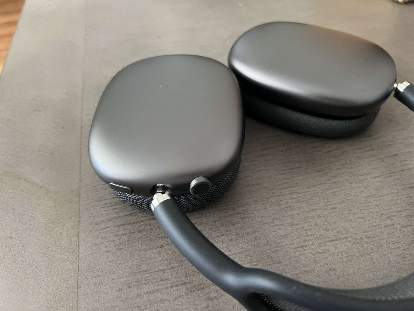 Apple AirPods Max Space Gray A2096 1st Gen w/ Smart Case – Excellent Condition