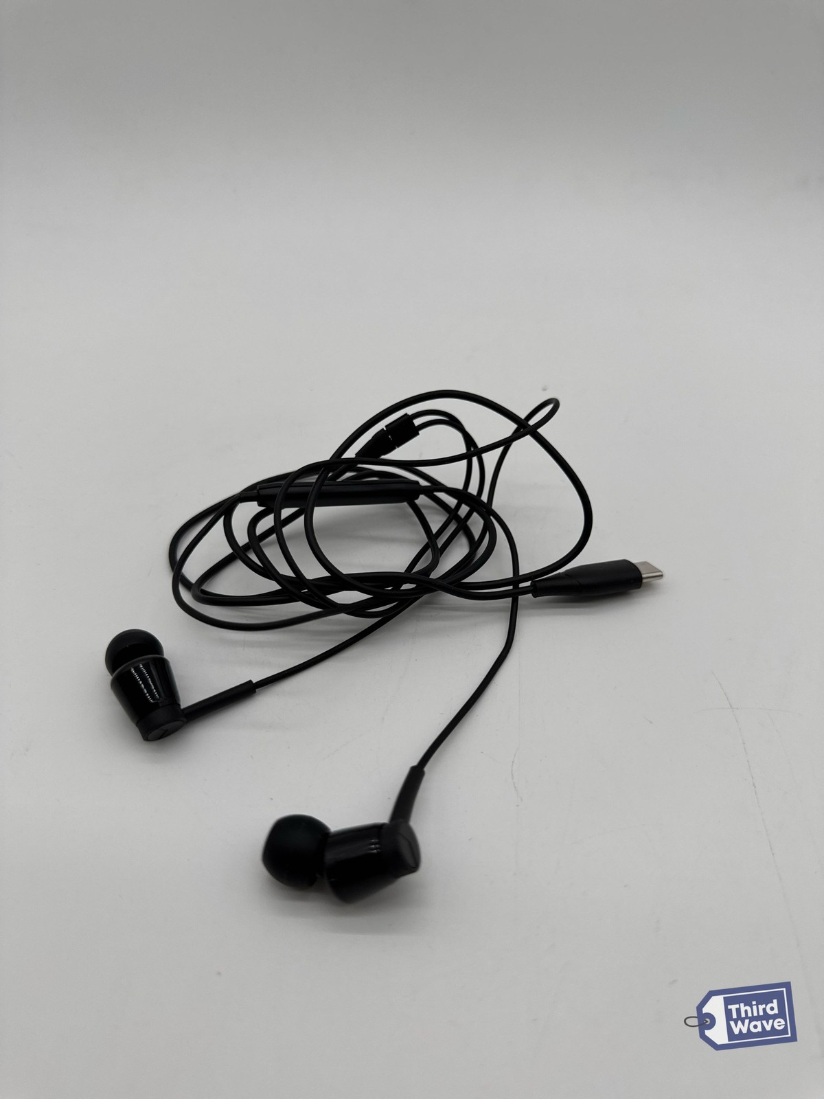 USB-C Wired Earbuds In-Ear Headphones with Microphone Type-C Digital Audio (1)