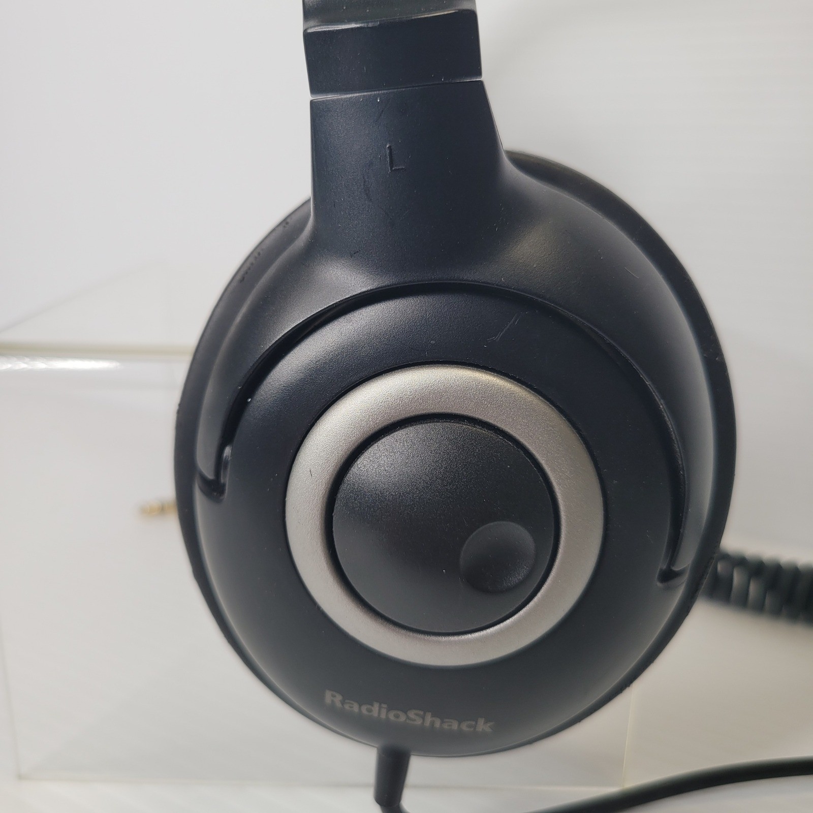 RadioShack Headphones Mens Black Wired Over Ear Coiled Cord Vintage