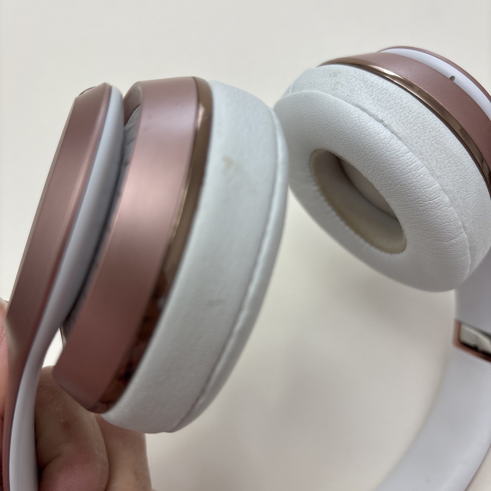 Beats Solo3 Wireless Bluetooth Headphones Rose Gold w/ Case USB Cable Tested