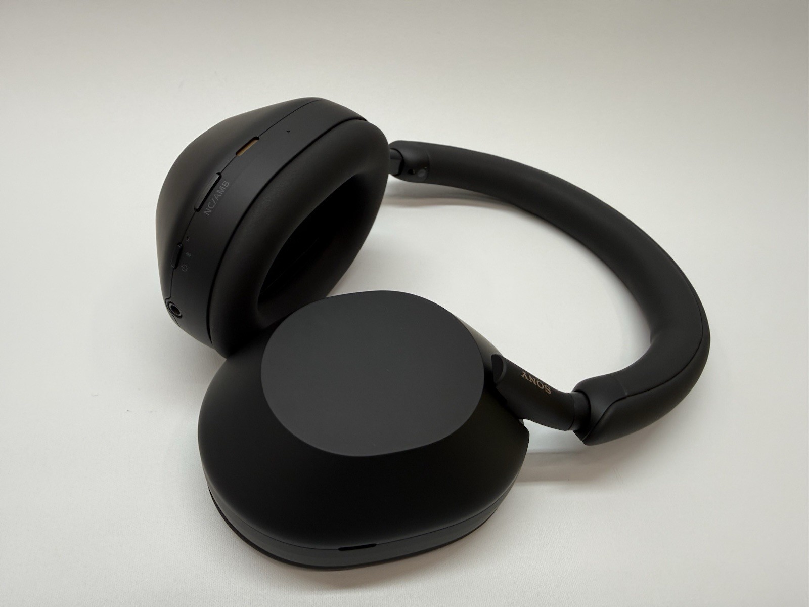 Sony WH1000XM5/SA Wireless Noise-Cancelling Headphones – Black, with Soft Case