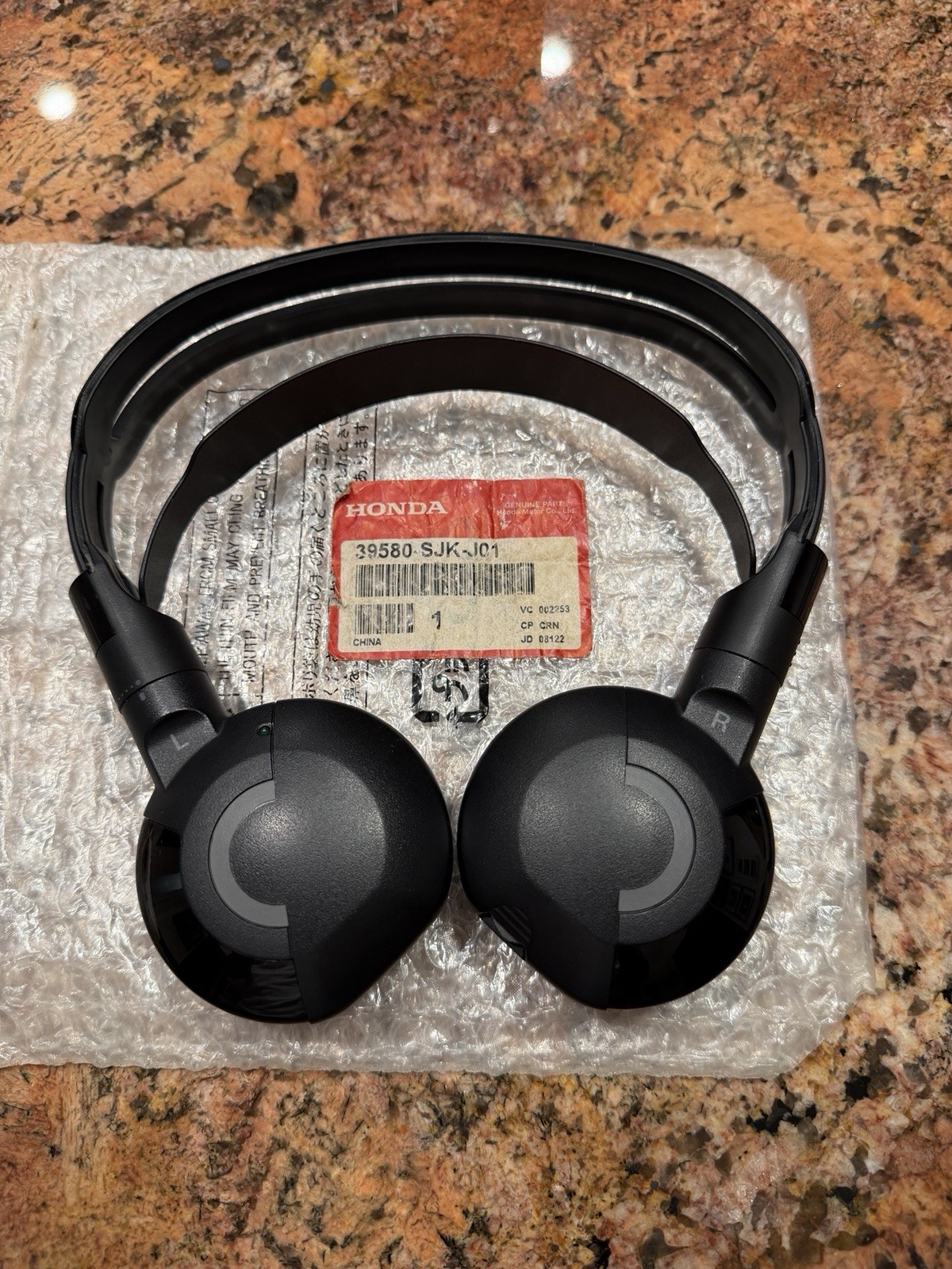 Honda 39580-SJK-J01 Black Wireless Headphones for rear entertainment system