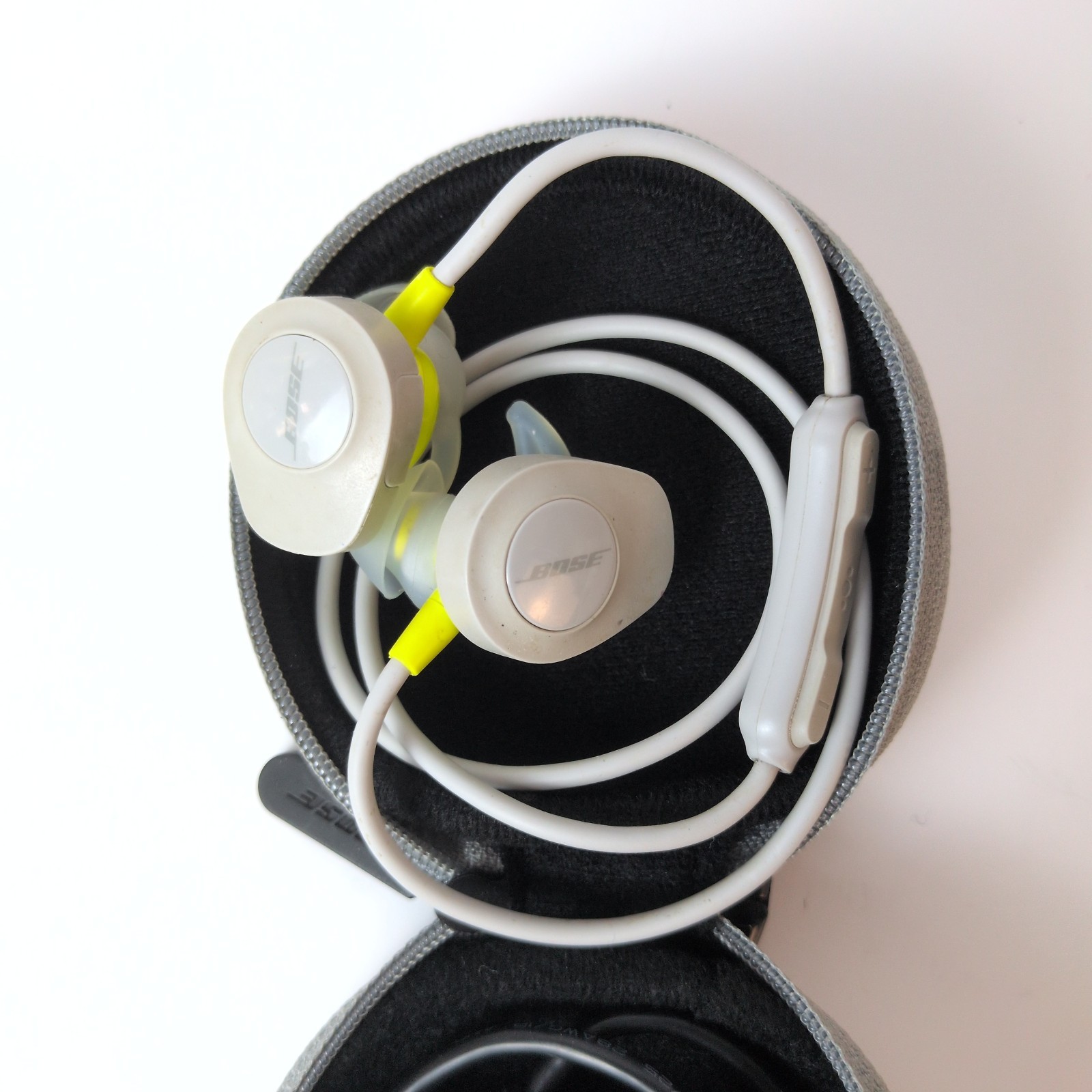 Bose SoundSport Wireless In Ear Bluetooth Sweat-Resistant Headphones Grey Yellow