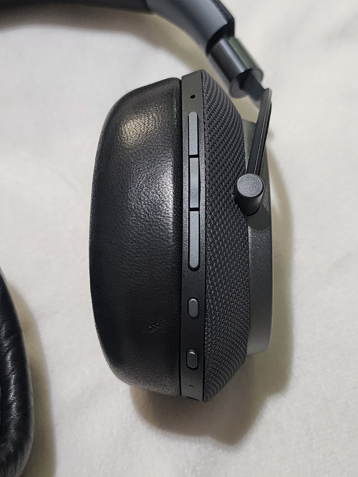 Bowers & Wilkins PX Wireless Adaptive Noise Cancelling Headphones Black WORKS