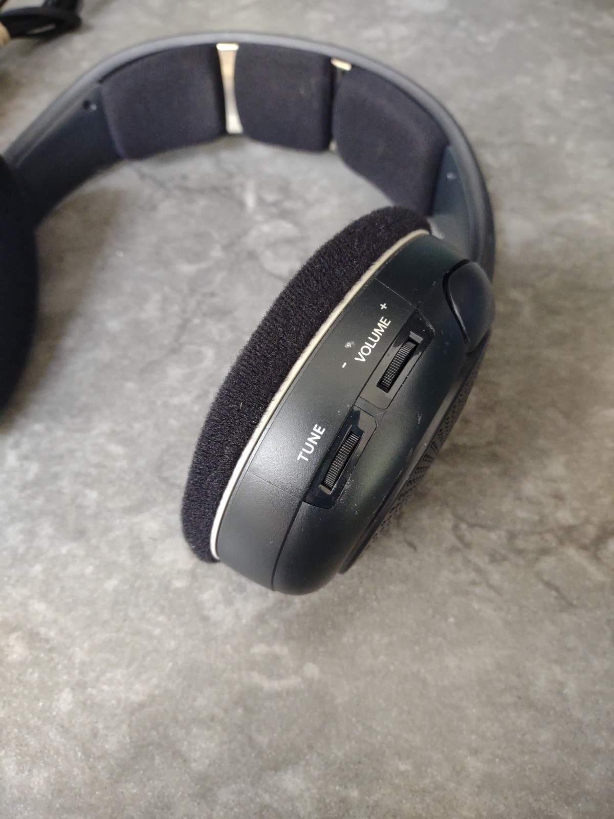 Sennheiser HDR 120 Wireless On-Ear Headphones with TR 120 Charging Base