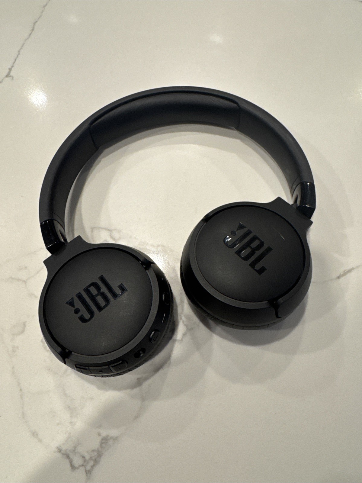 jbl wireless headphones noise cancelling Missing Charging Cable