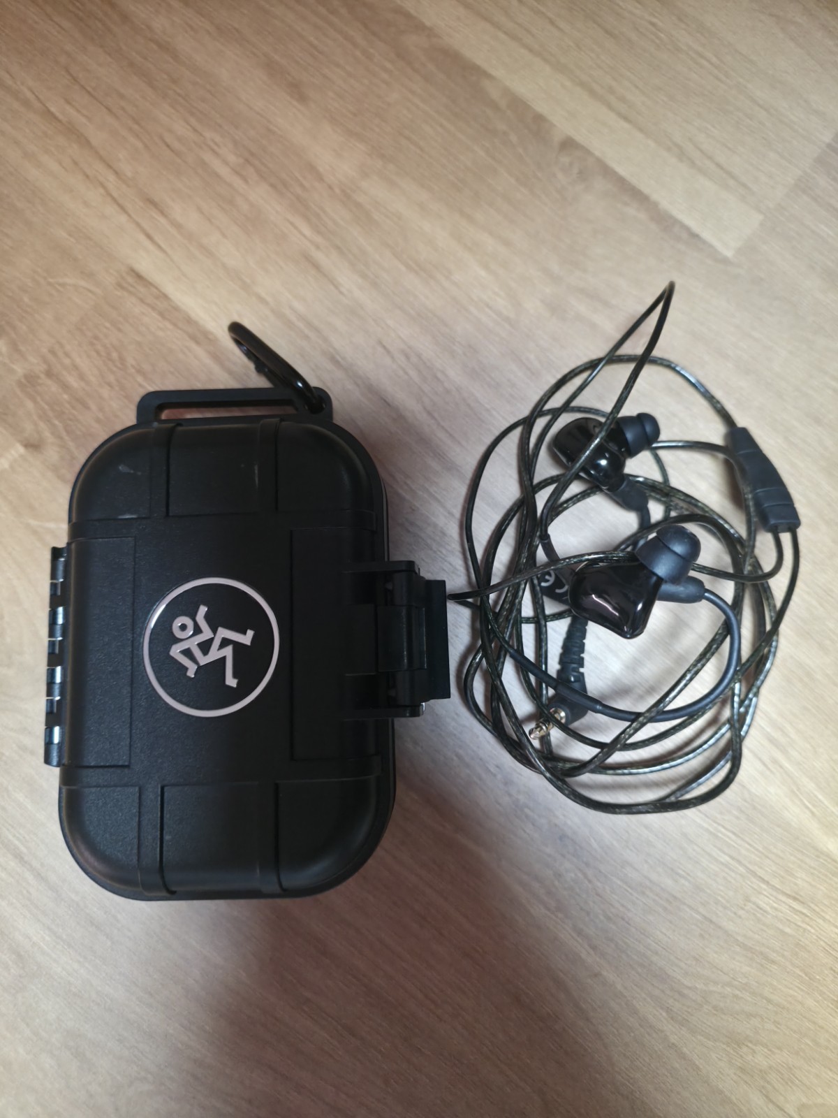 Mackie MP-240 Dual Hybrid Driver Professional In-Ear Monitors