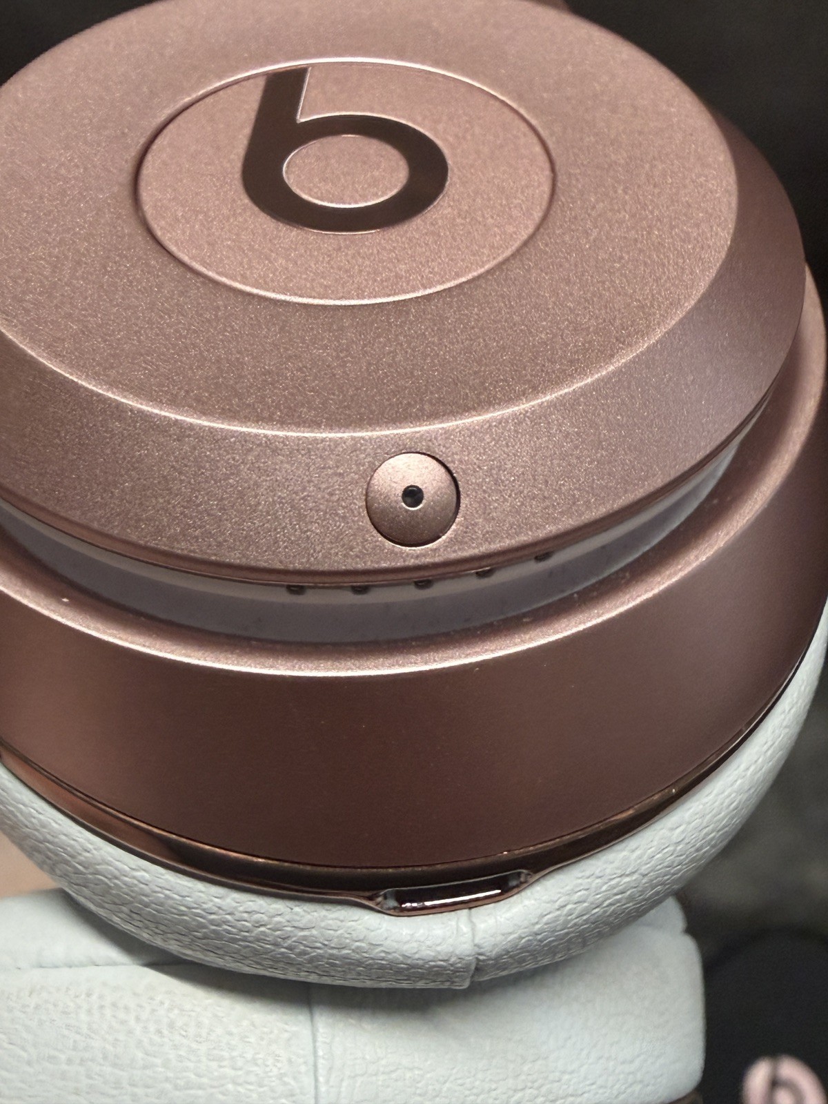 Beats by Dr. Dre Beats Solo3 Wireless On-Ear Headphones – Rose Gold