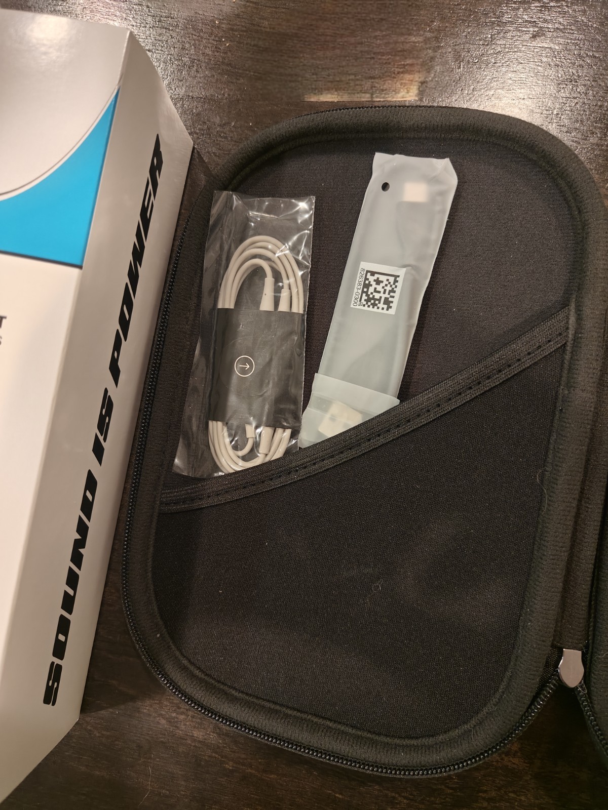 Bose – QuietComfort Headphones (Gen 1) – White Smoke