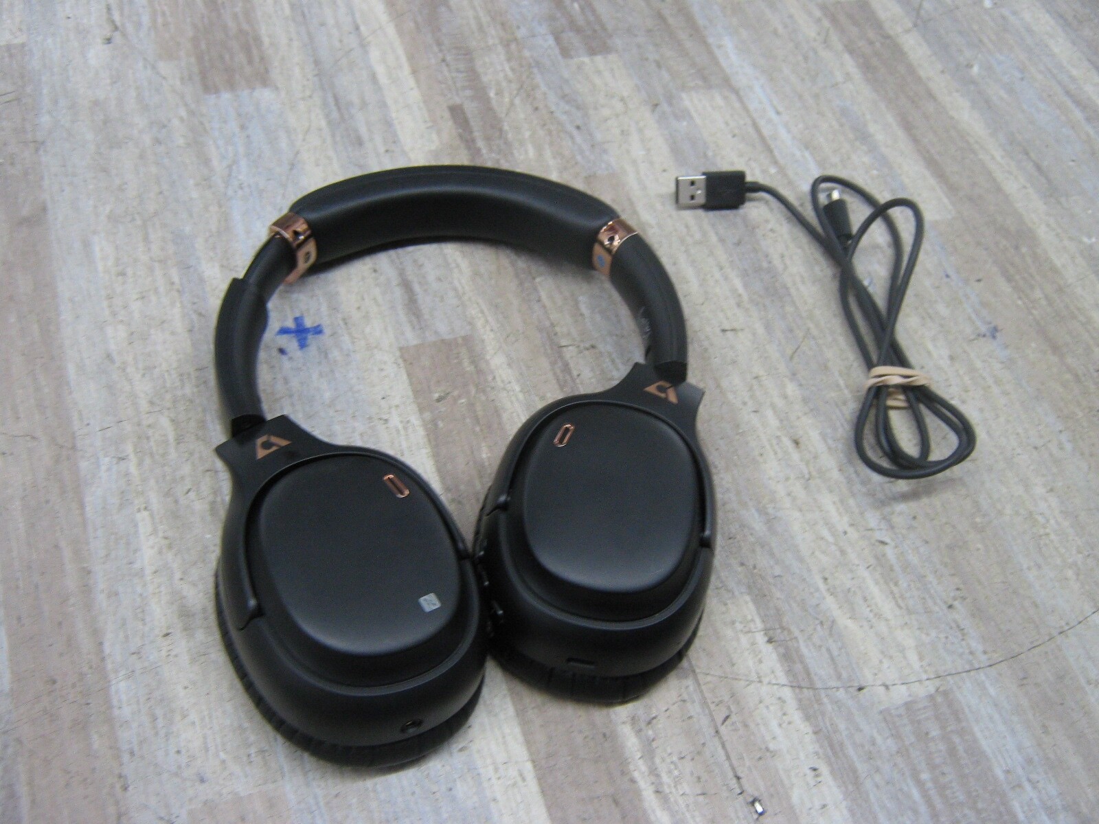Ankbit Active Noise Cancelling Headphones E600Pro, 80Hours Playtime Wireless TES