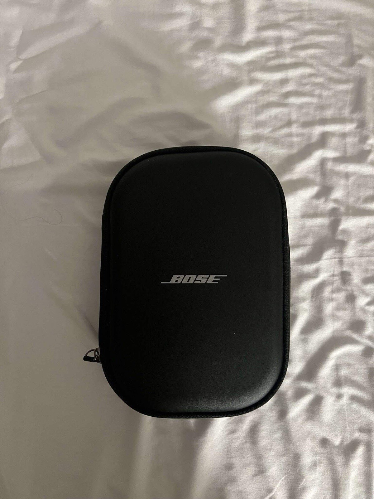 Bose QuietComfort QC45 Wireless Over-Ear Bluetooth Headphones White/Silver Case