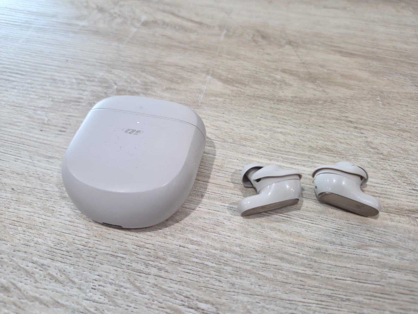 Orginal Bose QuietComfort Ultra Wireless Noise Cancelling Earbuds – white (Wear)