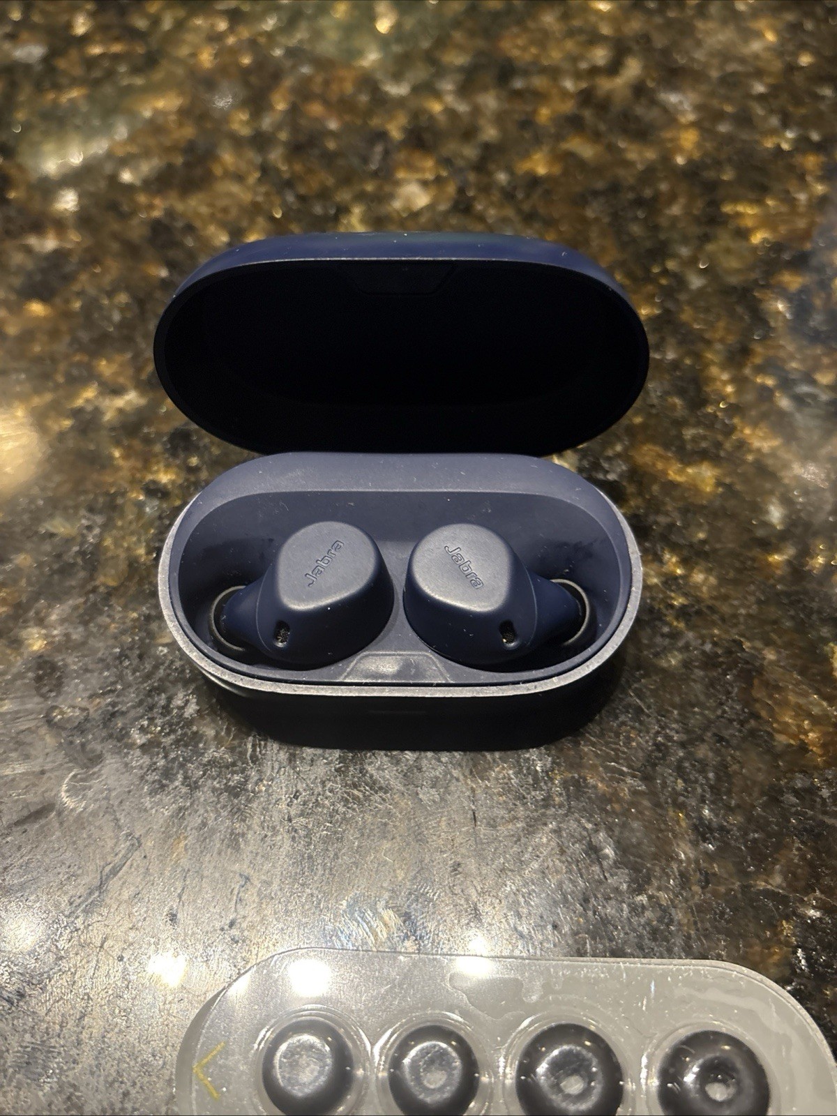 Jabra Elite 7 Active Black – L+R + Charging Case – Good Condition
